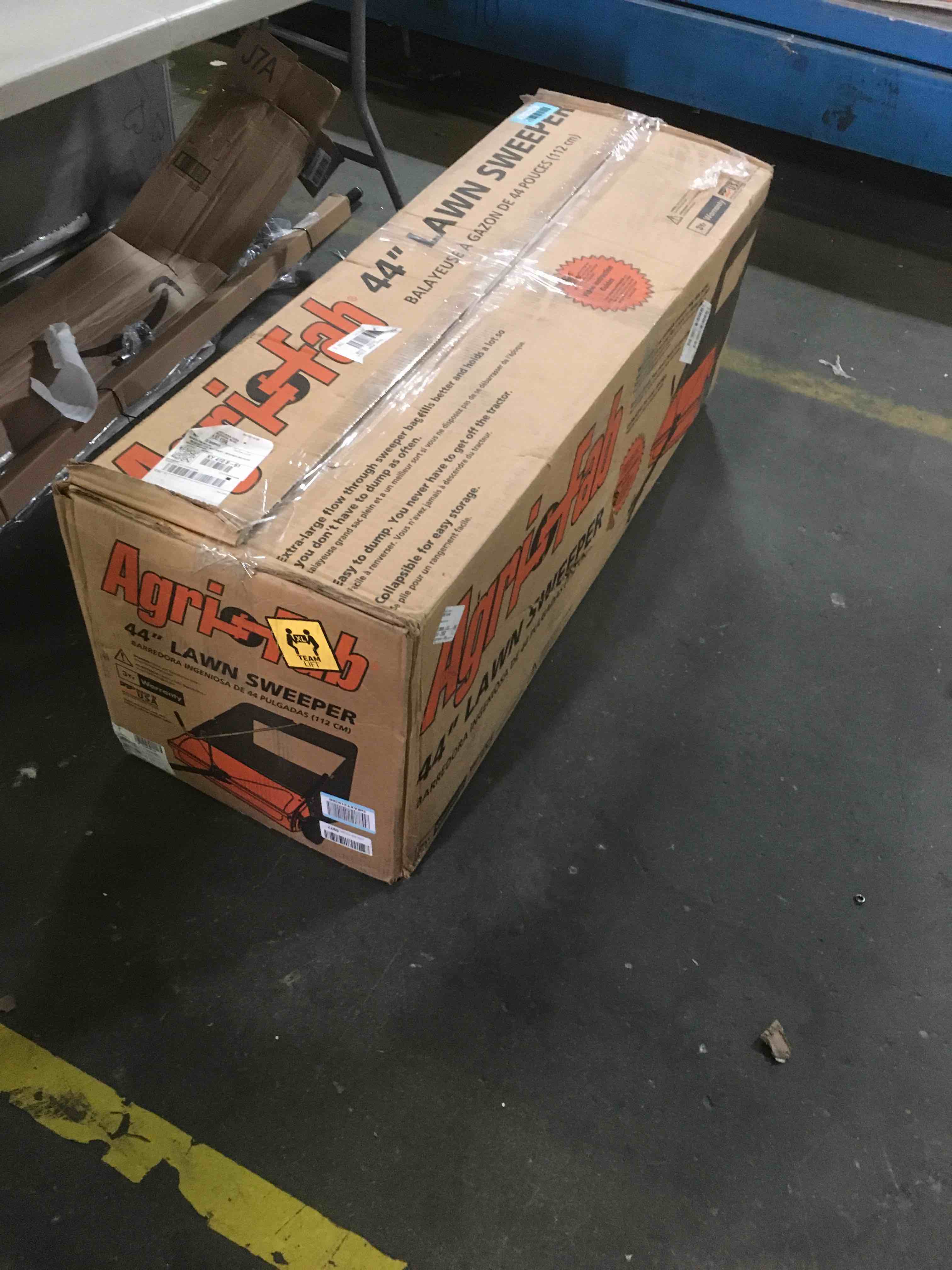 https://s3.amazonaws.com/lotting-images-prod/bidfta/BLU5558450_1697220389202.jpeg