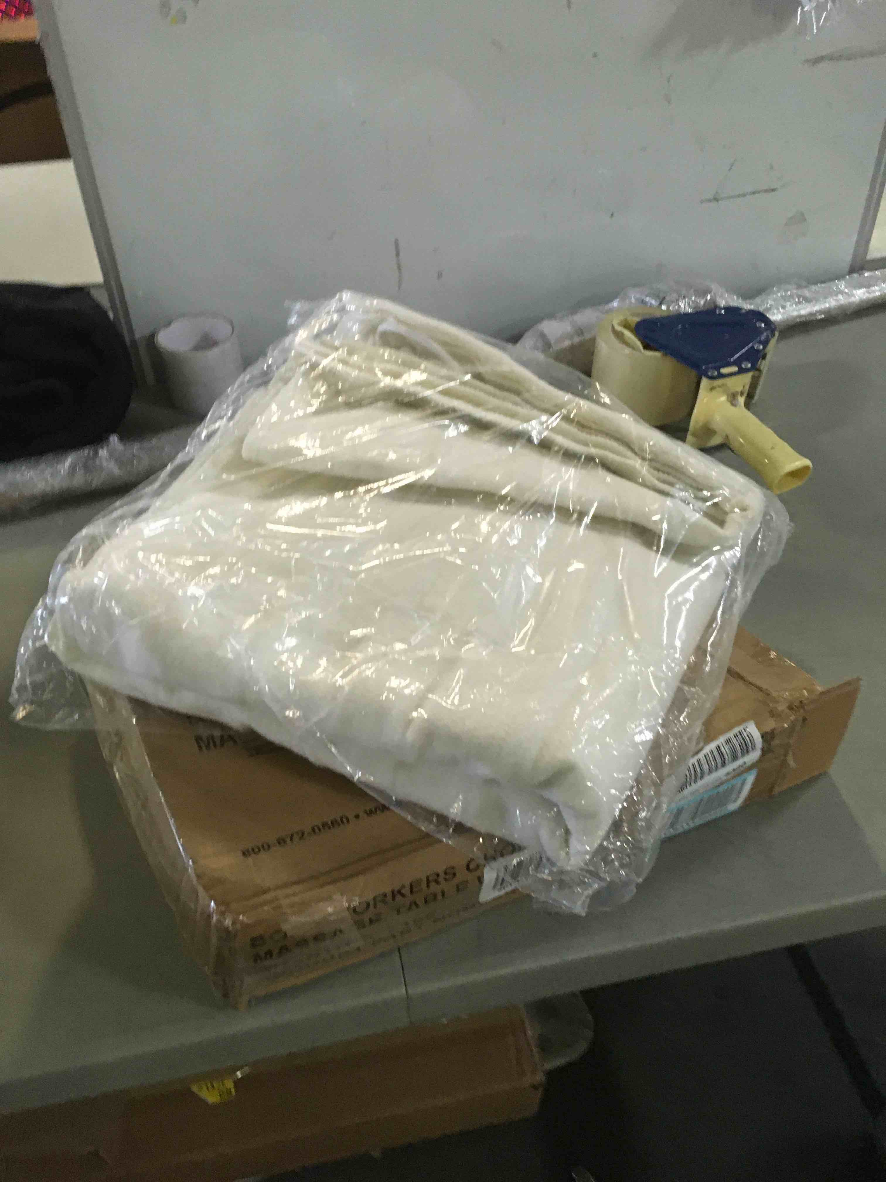https://s3.amazonaws.com/lotting-images-prod/bidfta/BLU5558463_1697225357187.jpeg