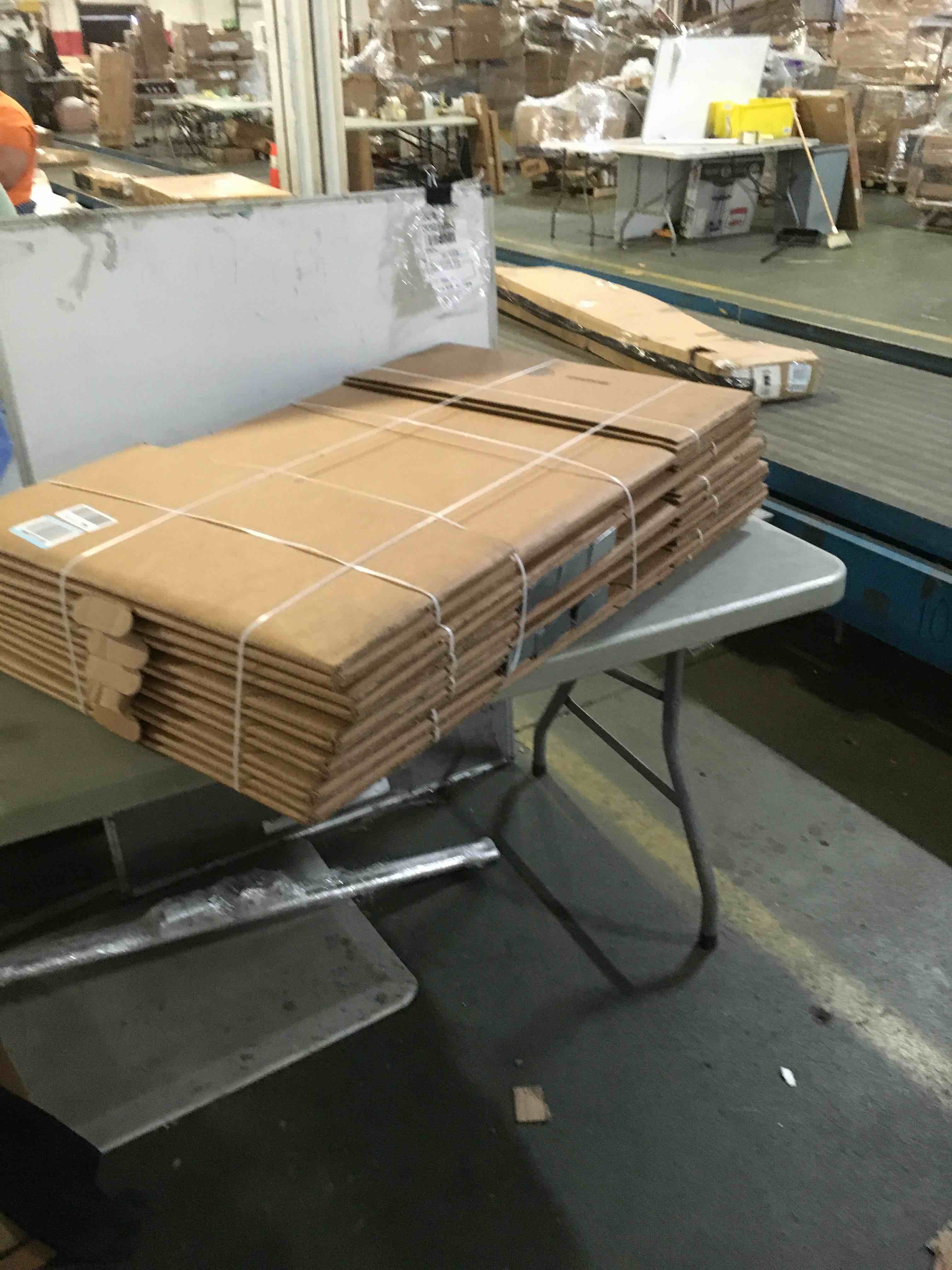 https://s3.amazonaws.com/lotting-images-prod/bidfta/BLU5558505_1697286300183.jpeg