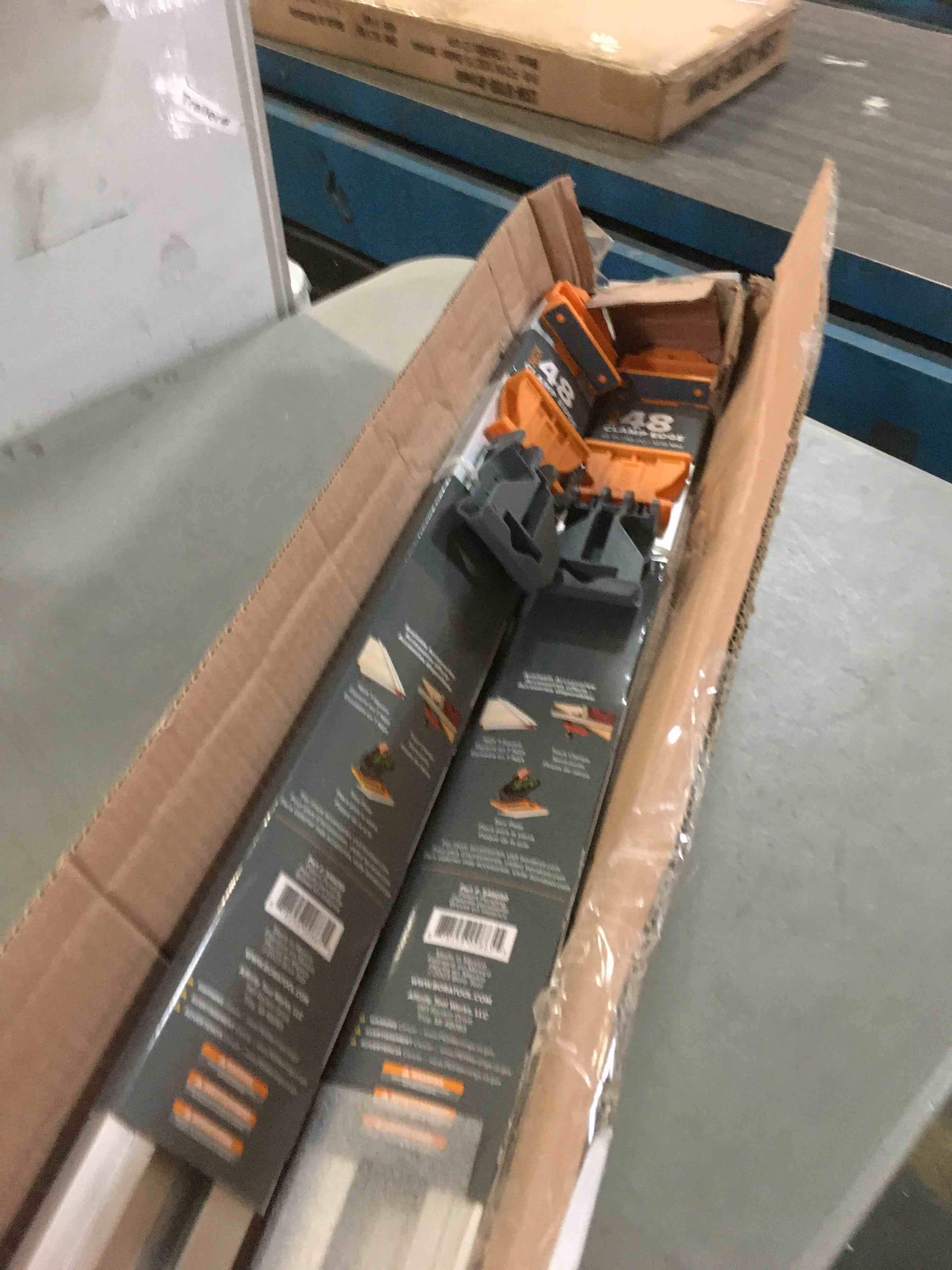 https://s3.amazonaws.com/lotting-images-prod/bidfta/BLU5558550_1697298377392.jpeg