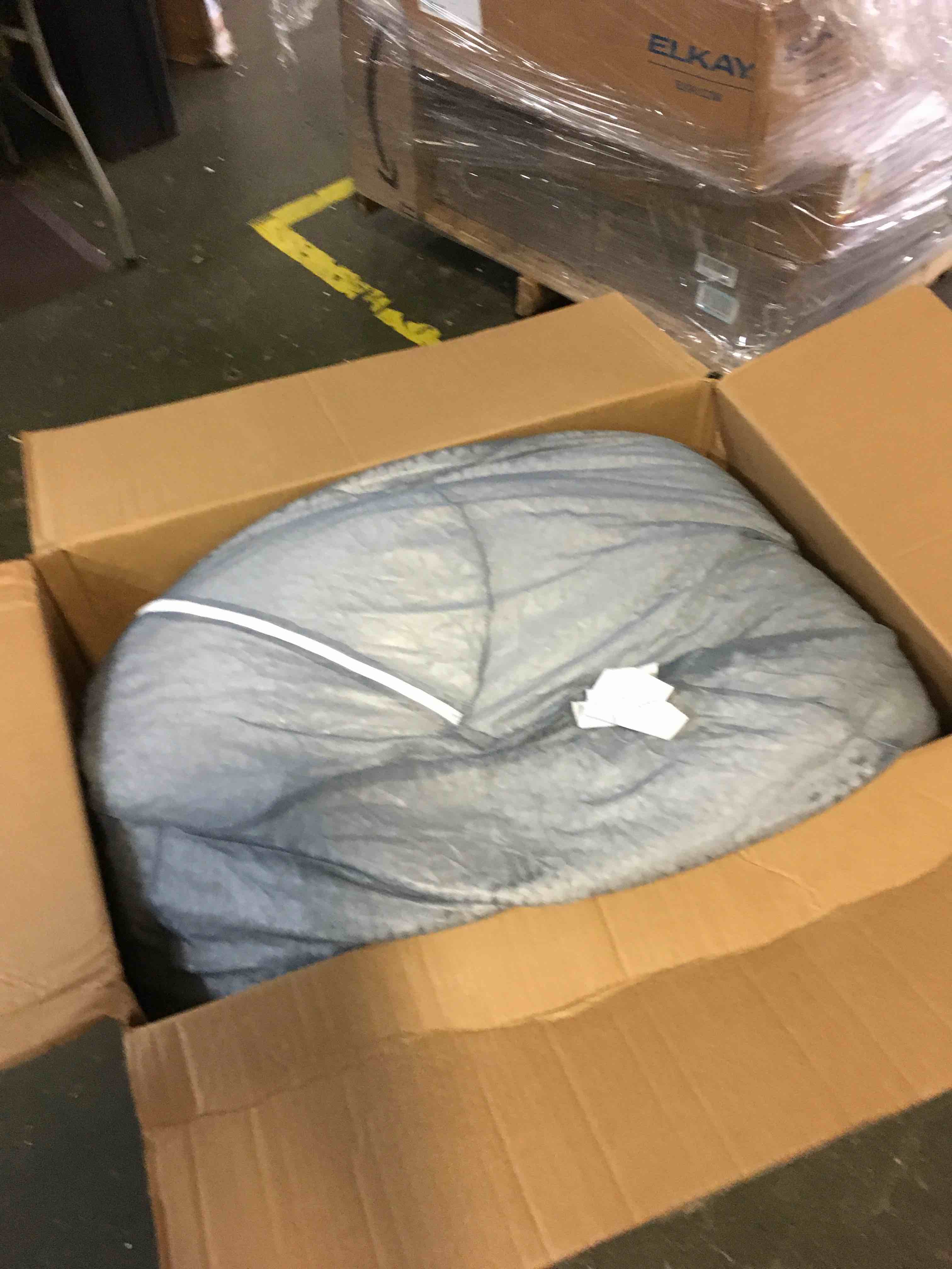 https://s3.amazonaws.com/lotting-images-prod/bidfta/BLU5558607_1697469974160.jpeg