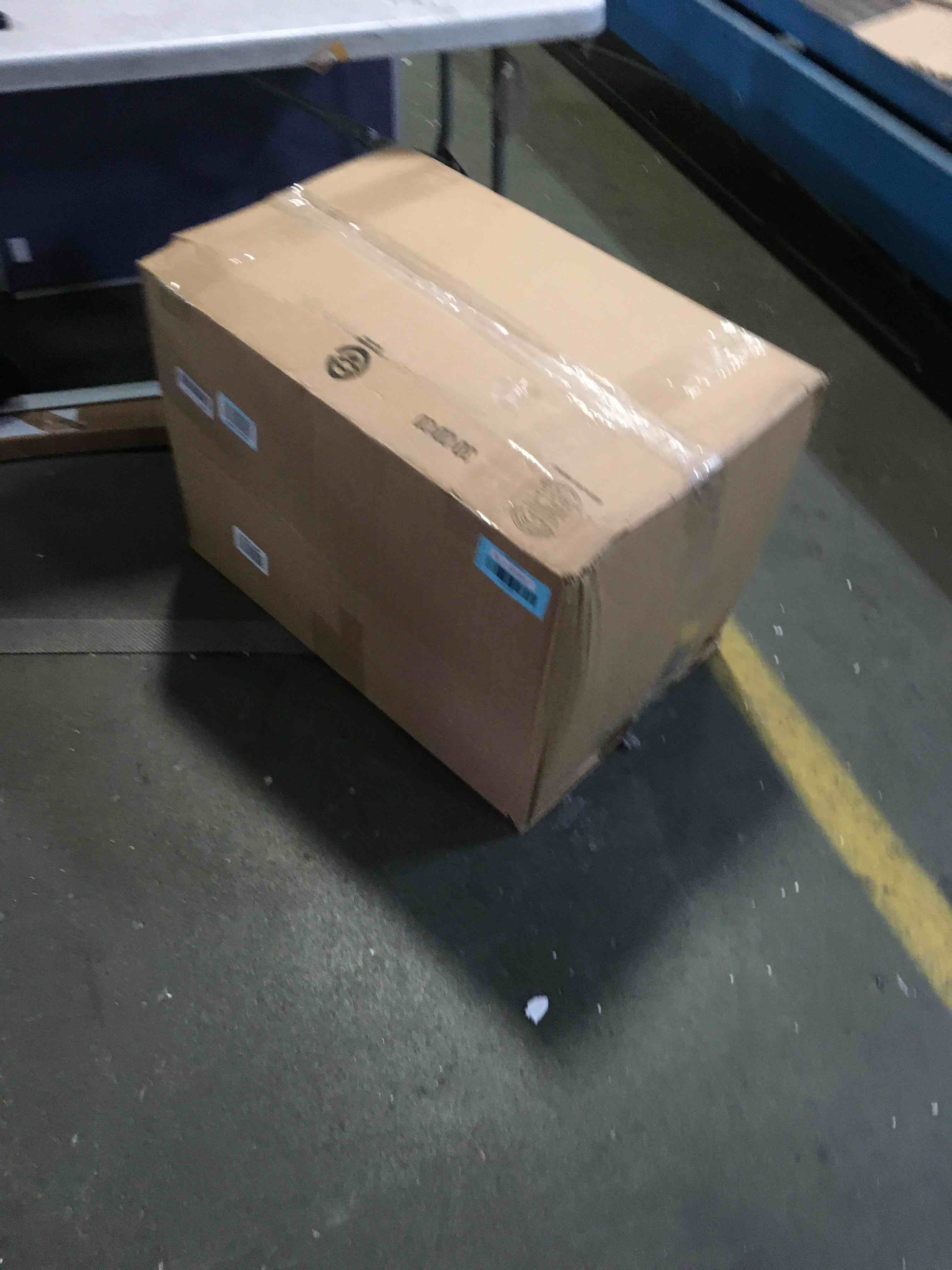 https://s3.amazonaws.com/lotting-images-prod/bidfta/BLU5558607_1697470015307.jpeg