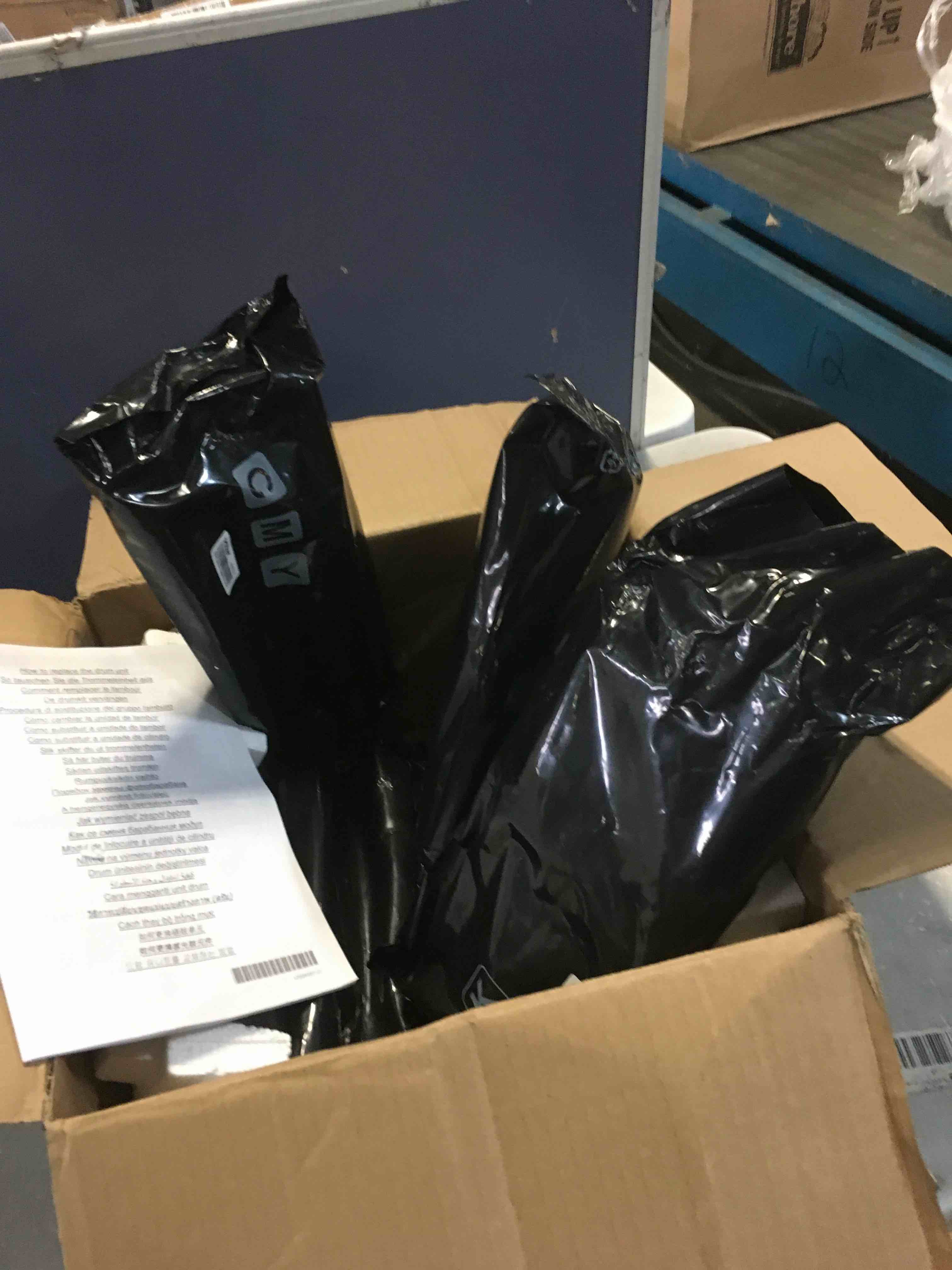 https://s3.amazonaws.com/lotting-images-prod/bidfta/BLU5558609_1697470326493.jpeg