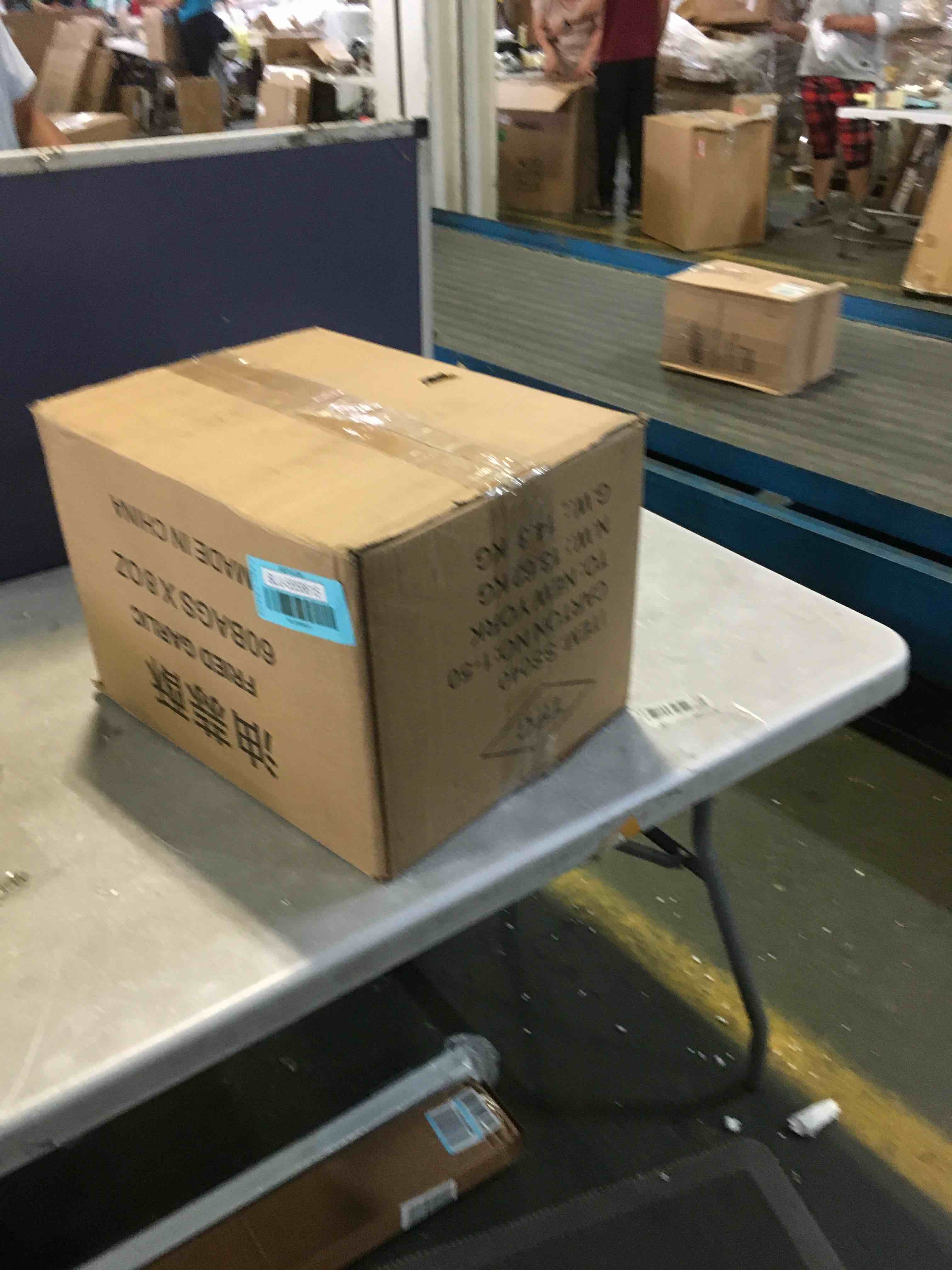 https://s3.amazonaws.com/lotting-images-prod/bidfta/BLU5558615_1697471578679.jpeg