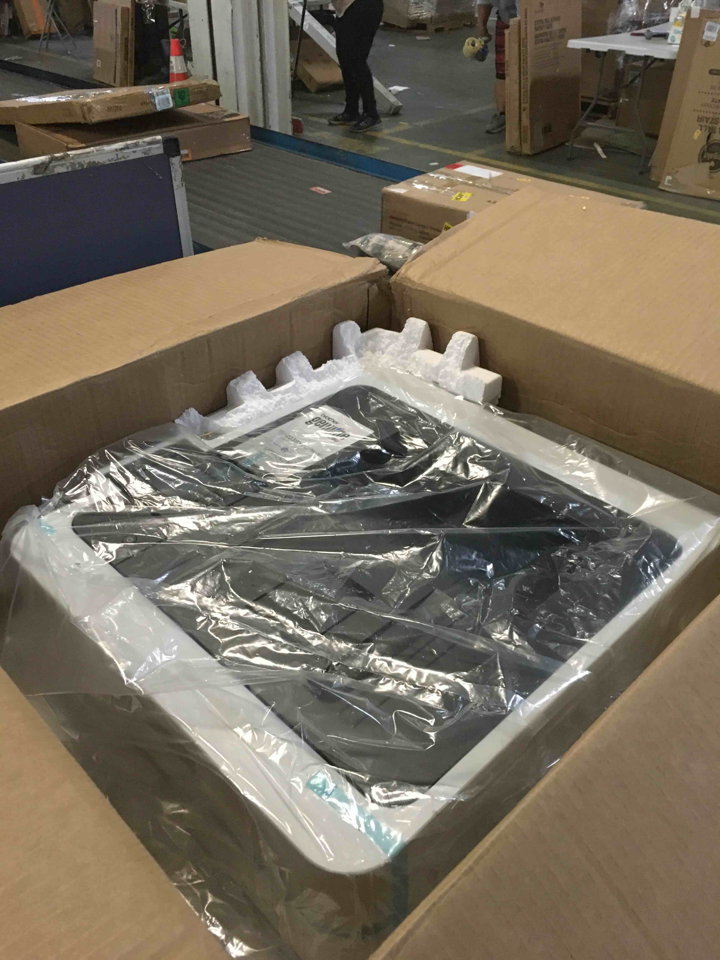 https://s3.amazonaws.com/lotting-images-prod/bidfta/BLU5558678_1697487045372.jpeg