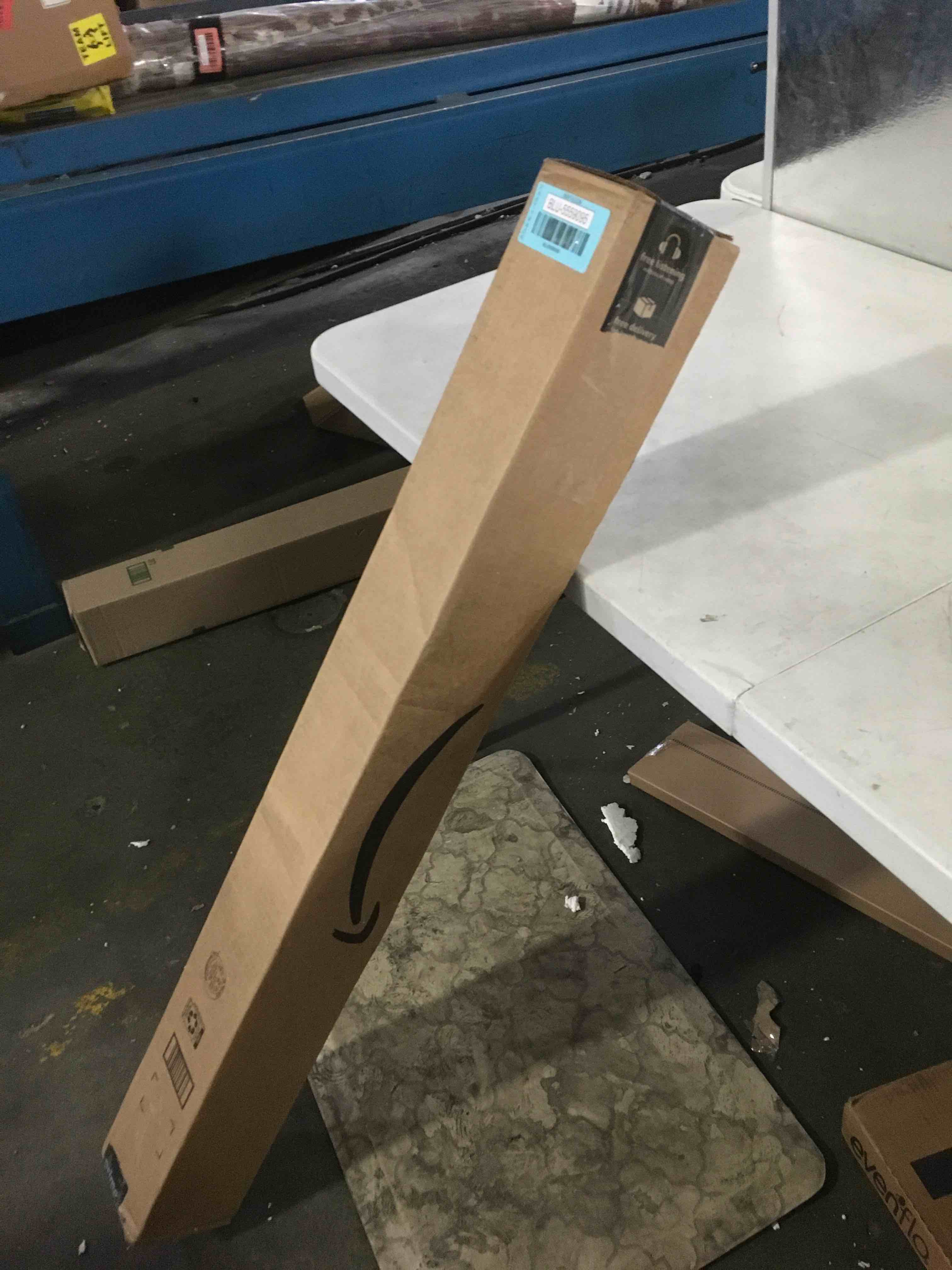 https://s3.amazonaws.com/lotting-images-prod/bidfta/BLU5559095_1698237315604.jpeg