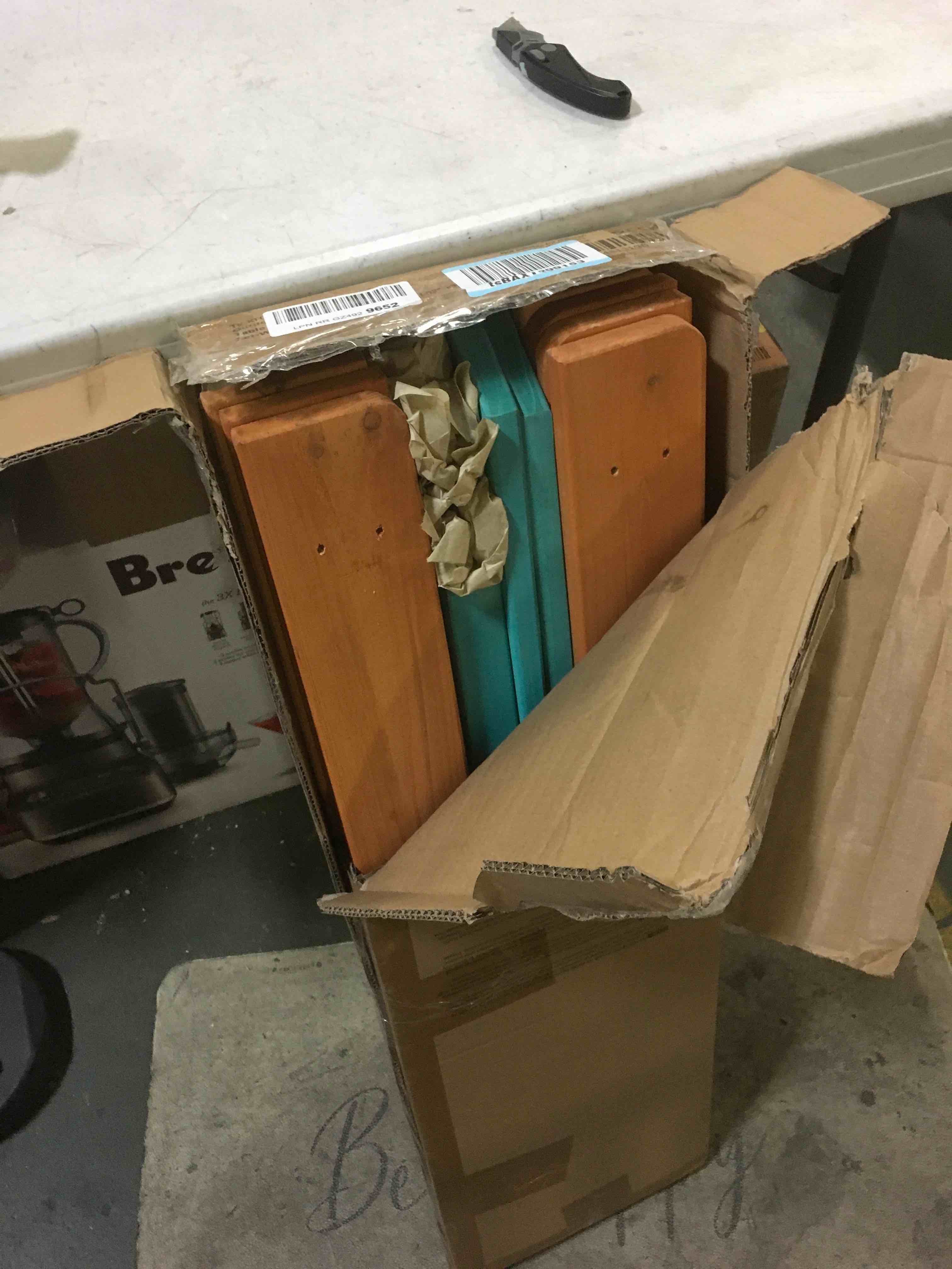 https://s3.amazonaws.com/lotting-images-prod/bidfta/BLU5559207_1698325555546.jpeg