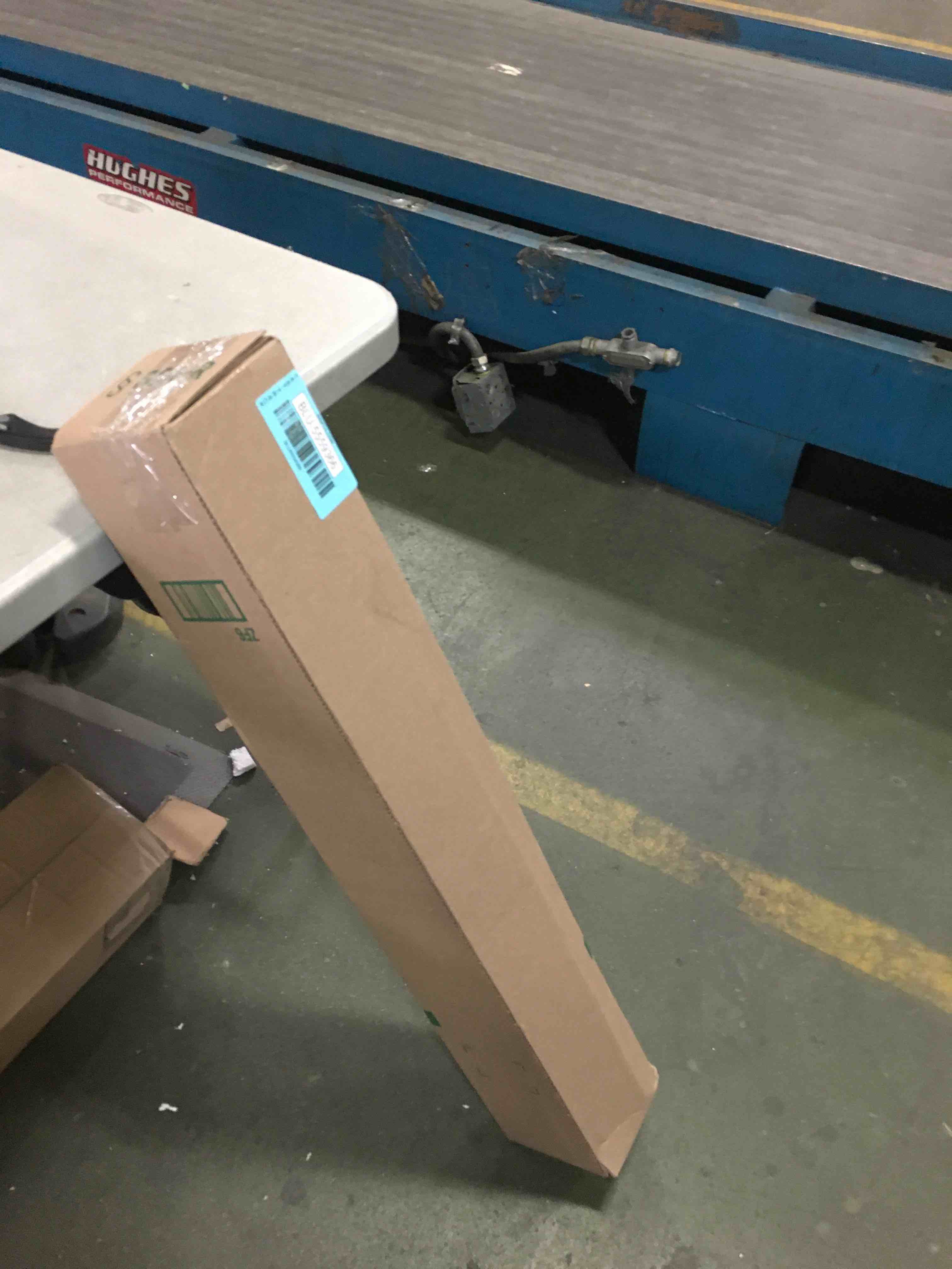 https://s3.amazonaws.com/lotting-images-prod/bidfta/BLU5559366_1698431105638.jpeg