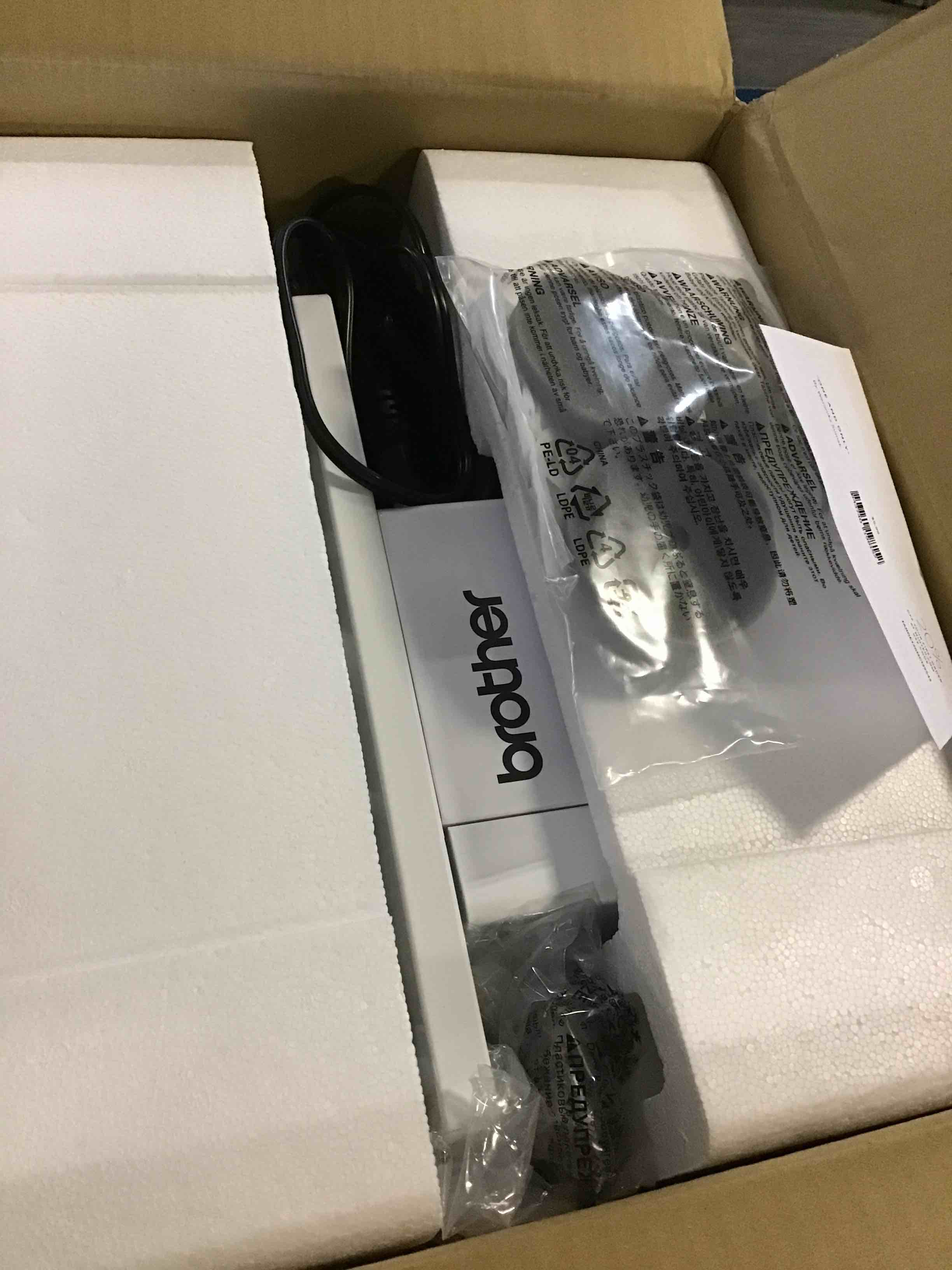 https://s3.amazonaws.com/lotting-images-prod/bidfta/BLU5560036_1697220818448.jpeg
