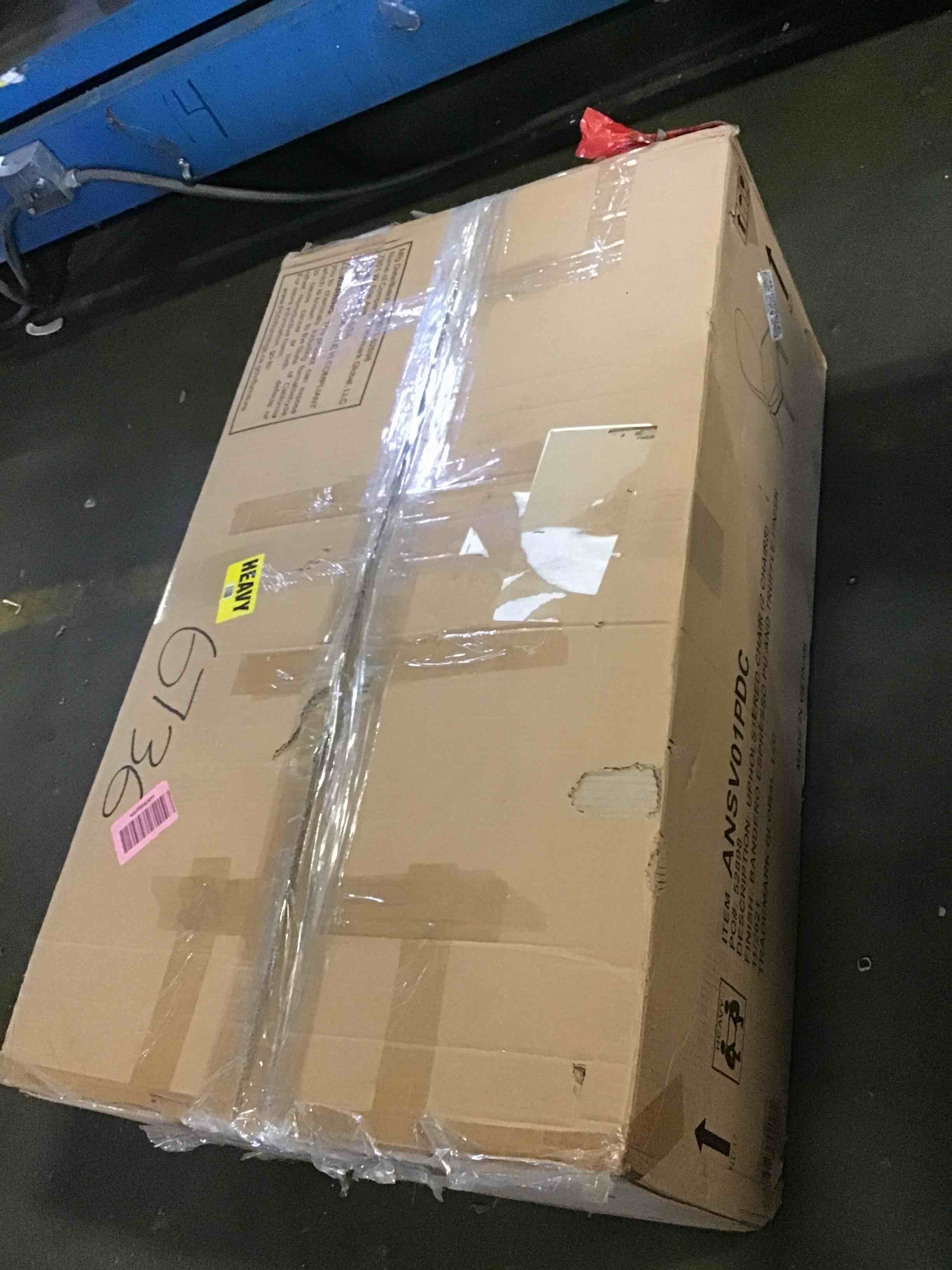 https://s3.amazonaws.com/lotting-images-prod/bidfta/BLU5560091_1697228100740.jpeg