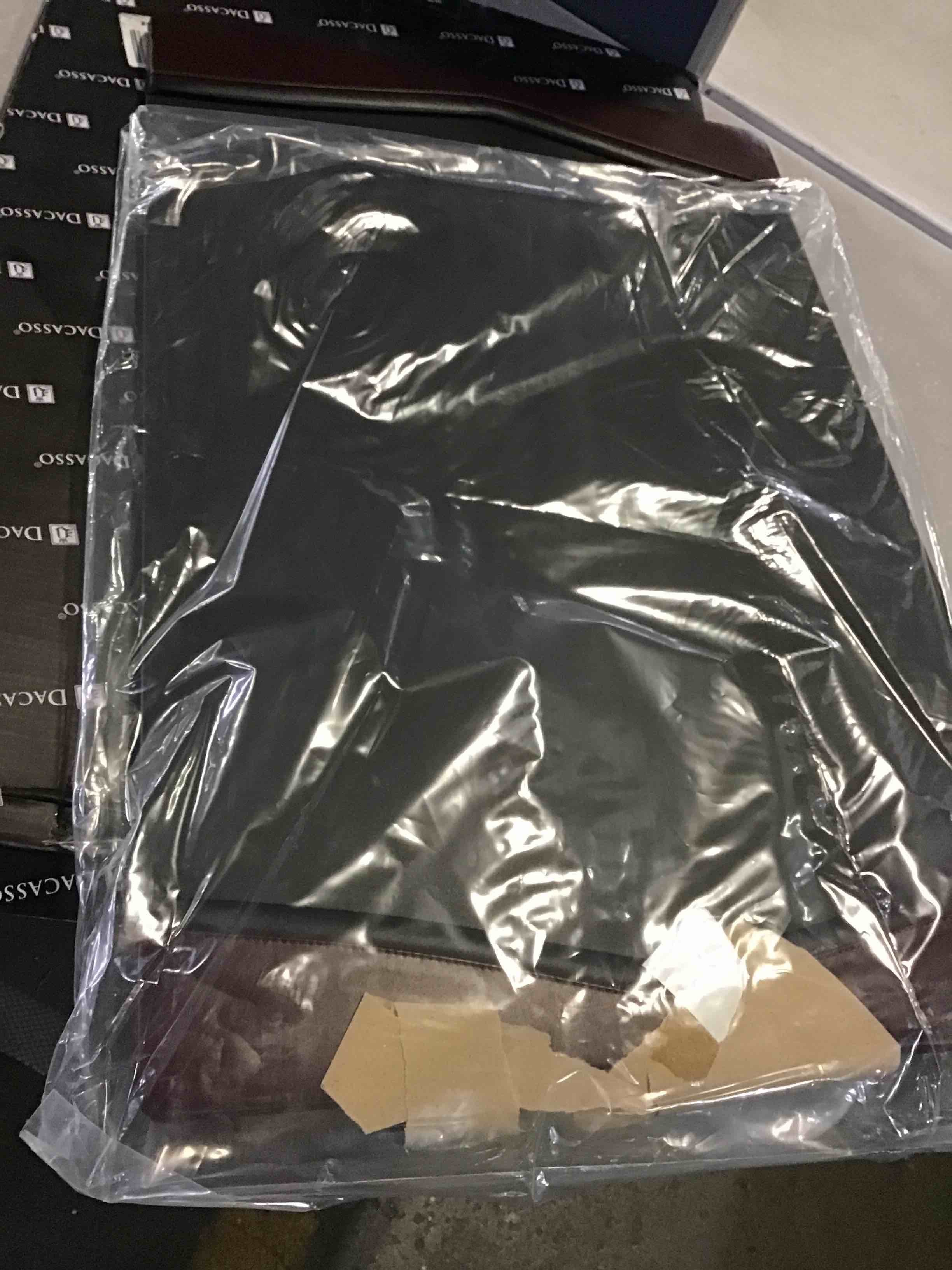 https://s3.amazonaws.com/lotting-images-prod/bidfta/BLU5560321_1697565868789.jpeg