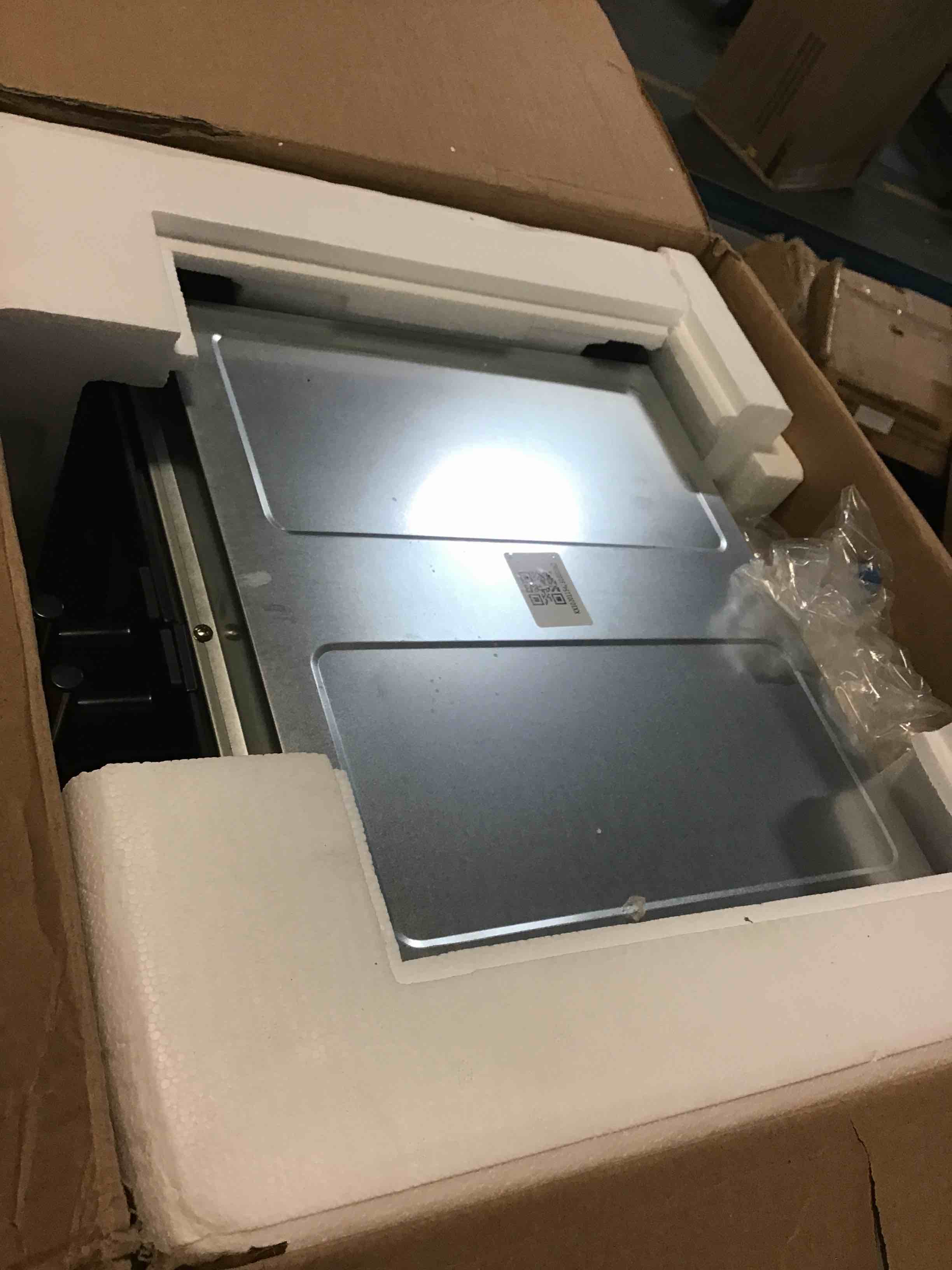 https://s3.amazonaws.com/lotting-images-prod/bidfta/BLU5560394_1697632716662.jpeg