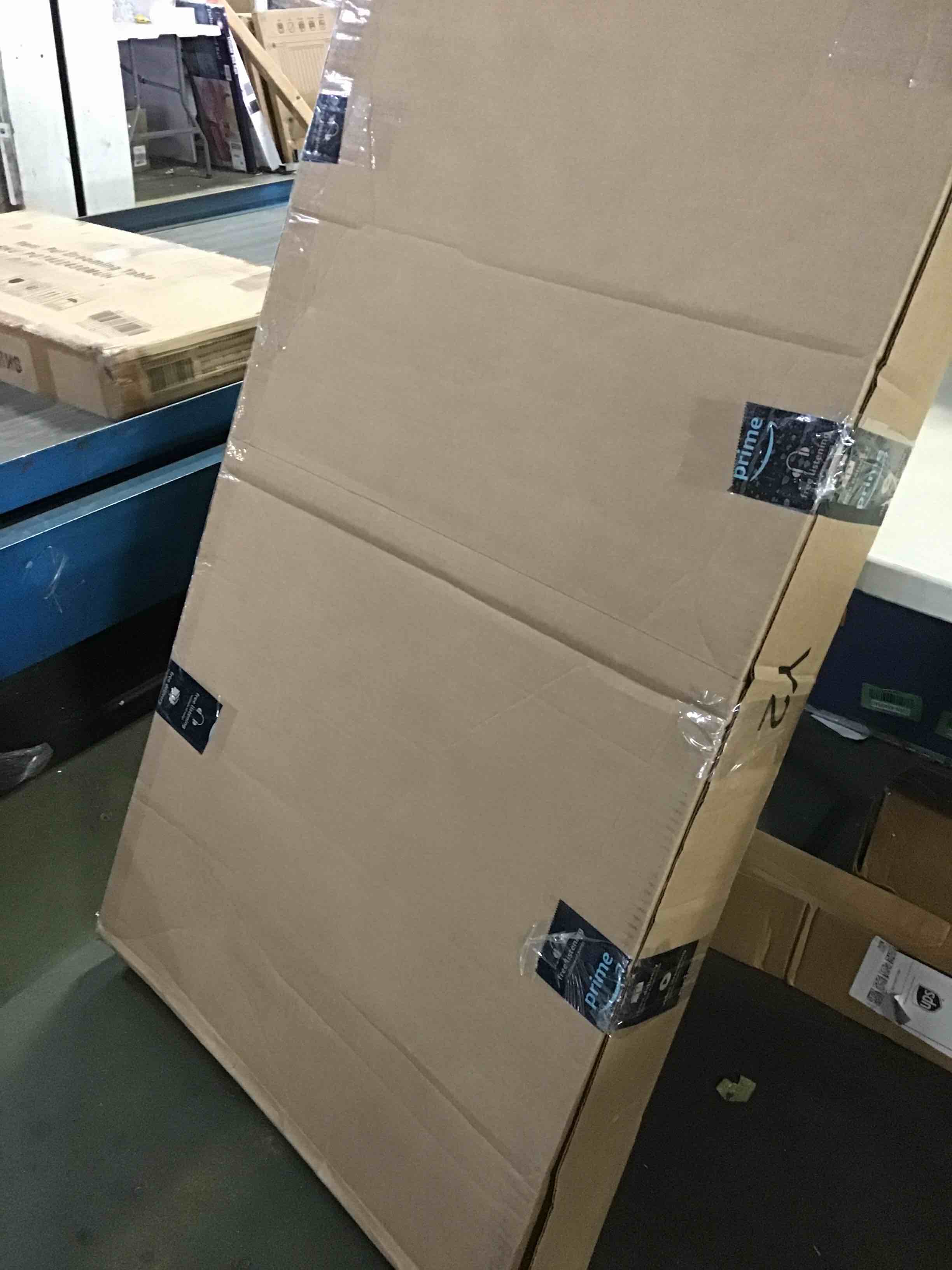https://s3.amazonaws.com/lotting-images-prod/bidfta/BLU5560857_1697816905276.jpeg