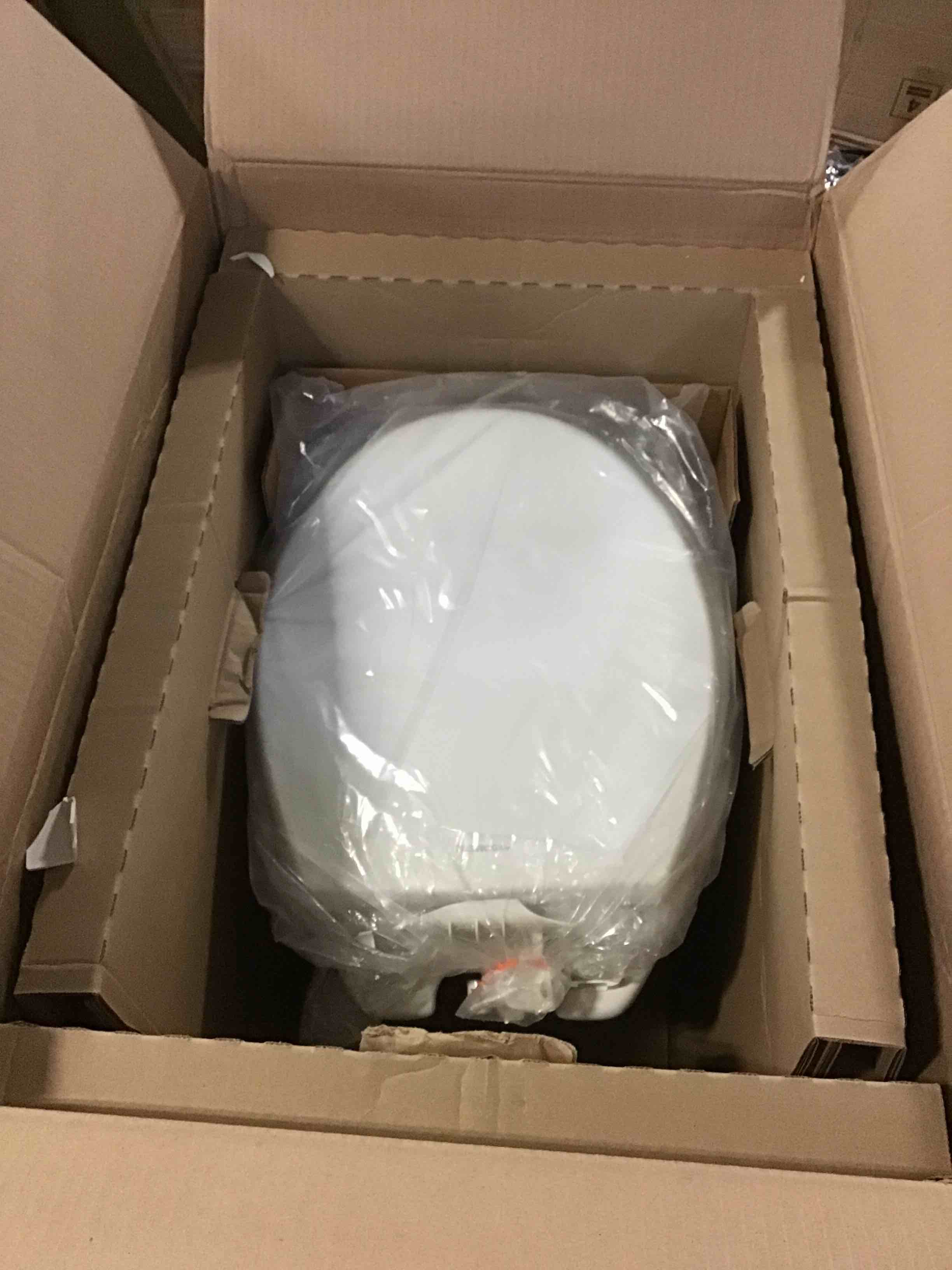 https://s3.amazonaws.com/lotting-images-prod/bidfta/BLU5560917_1697828436995.jpeg