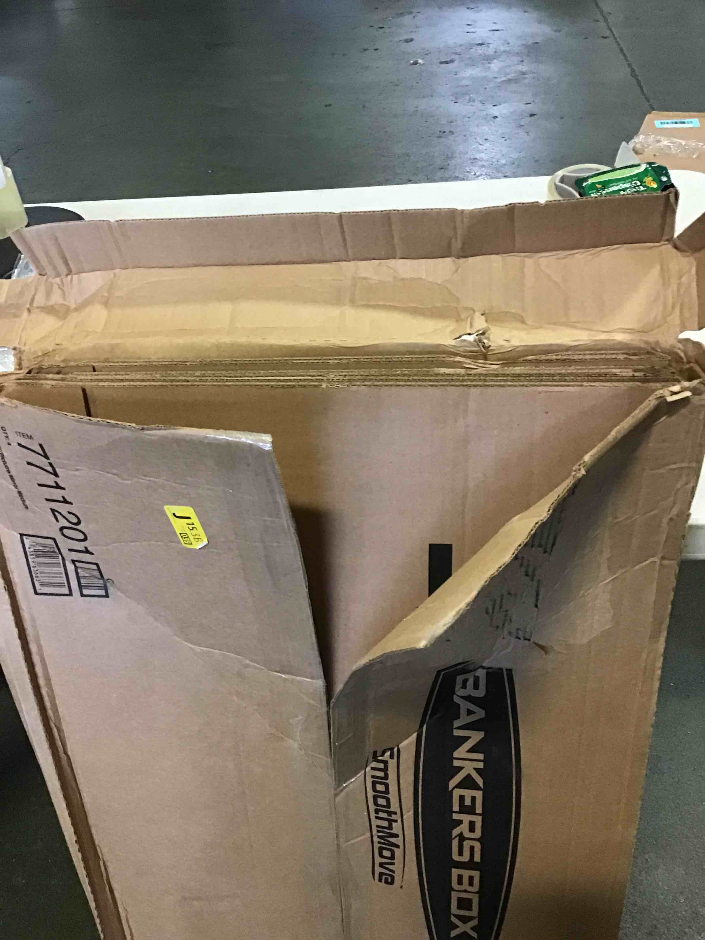 https://s3.amazonaws.com/lotting-images-prod/bidfta/BLU5560949_1696619534683.jpeg