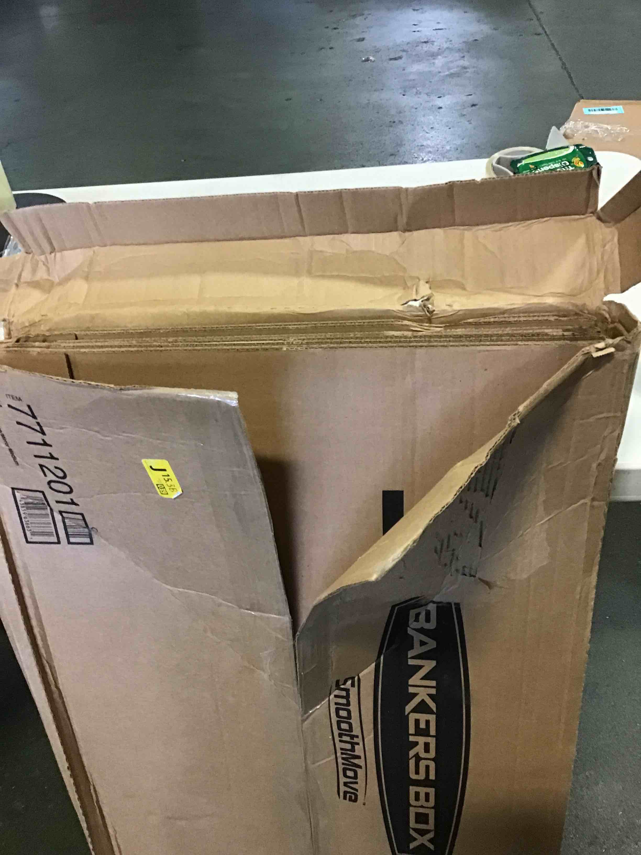 https://s3.amazonaws.com/lotting-images-prod/bidfta/BLU5560949_1696619535446.jpeg