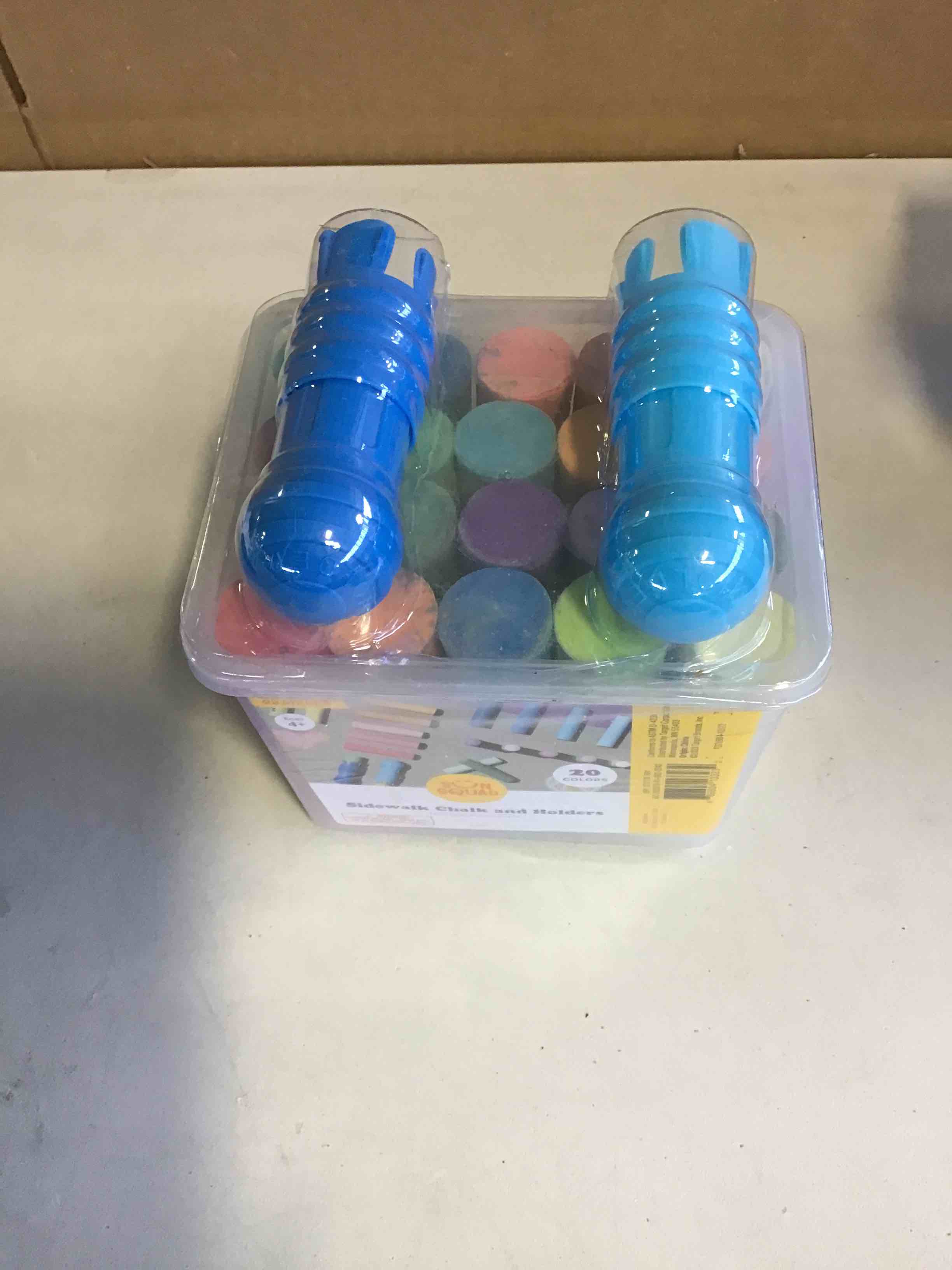 https://s3.amazonaws.com/lotting-images-prod/bidfta/BLU5562061_1698089345403.jpeg