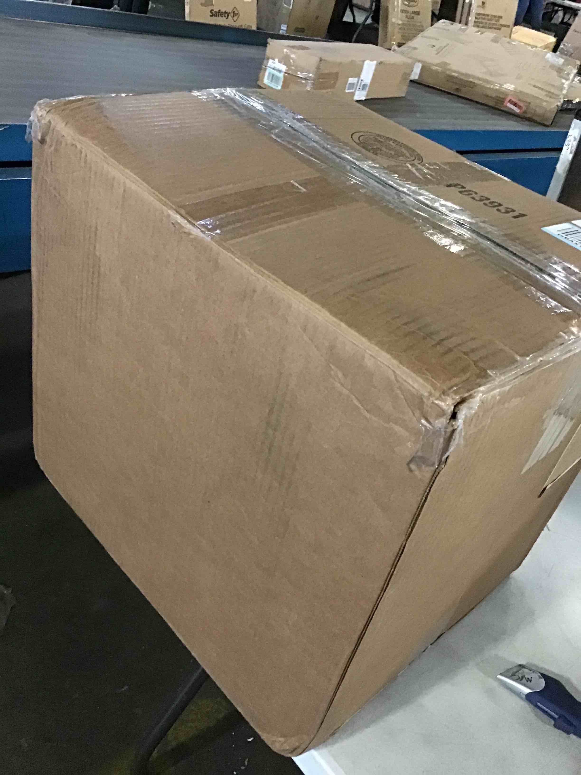 https://s3.amazonaws.com/lotting-images-prod/bidfta/BLU5562120_1698151437176.jpeg