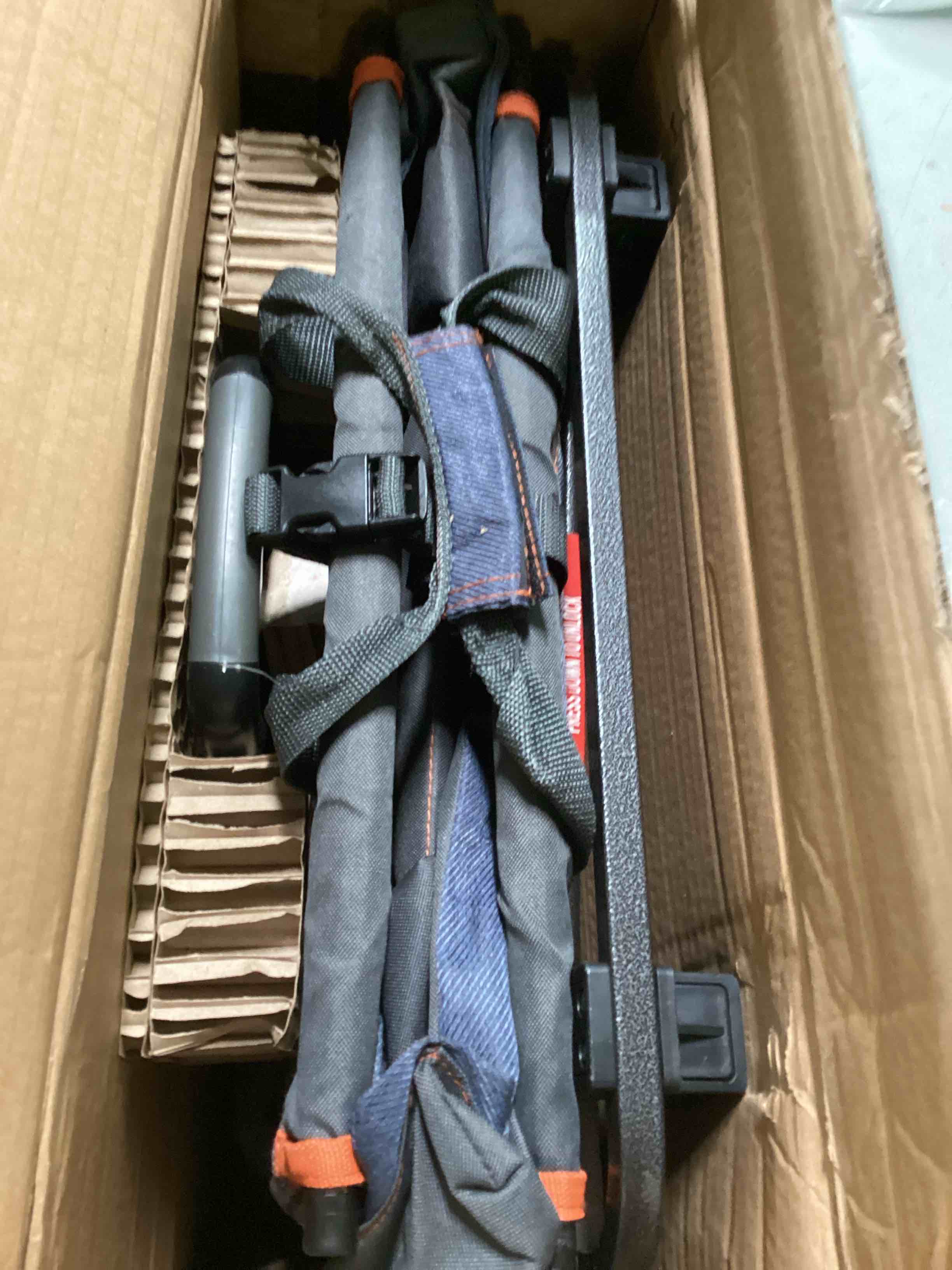 https://s3.amazonaws.com/lotting-images-prod/bidfta/BLU5562860_1699377398753.jpeg