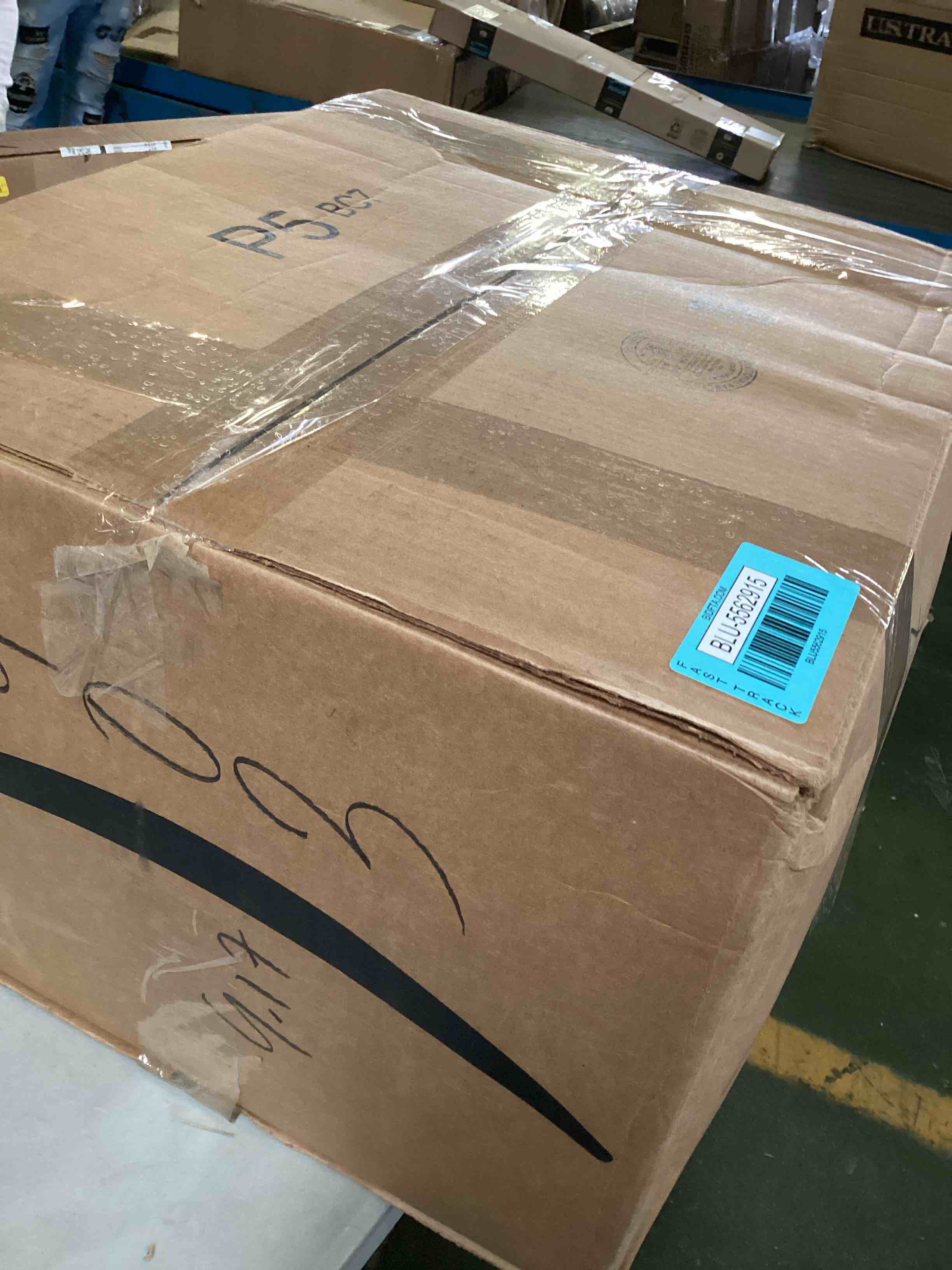 https://s3.amazonaws.com/lotting-images-prod/bidfta/BLU5562915_1699386913915.jpeg