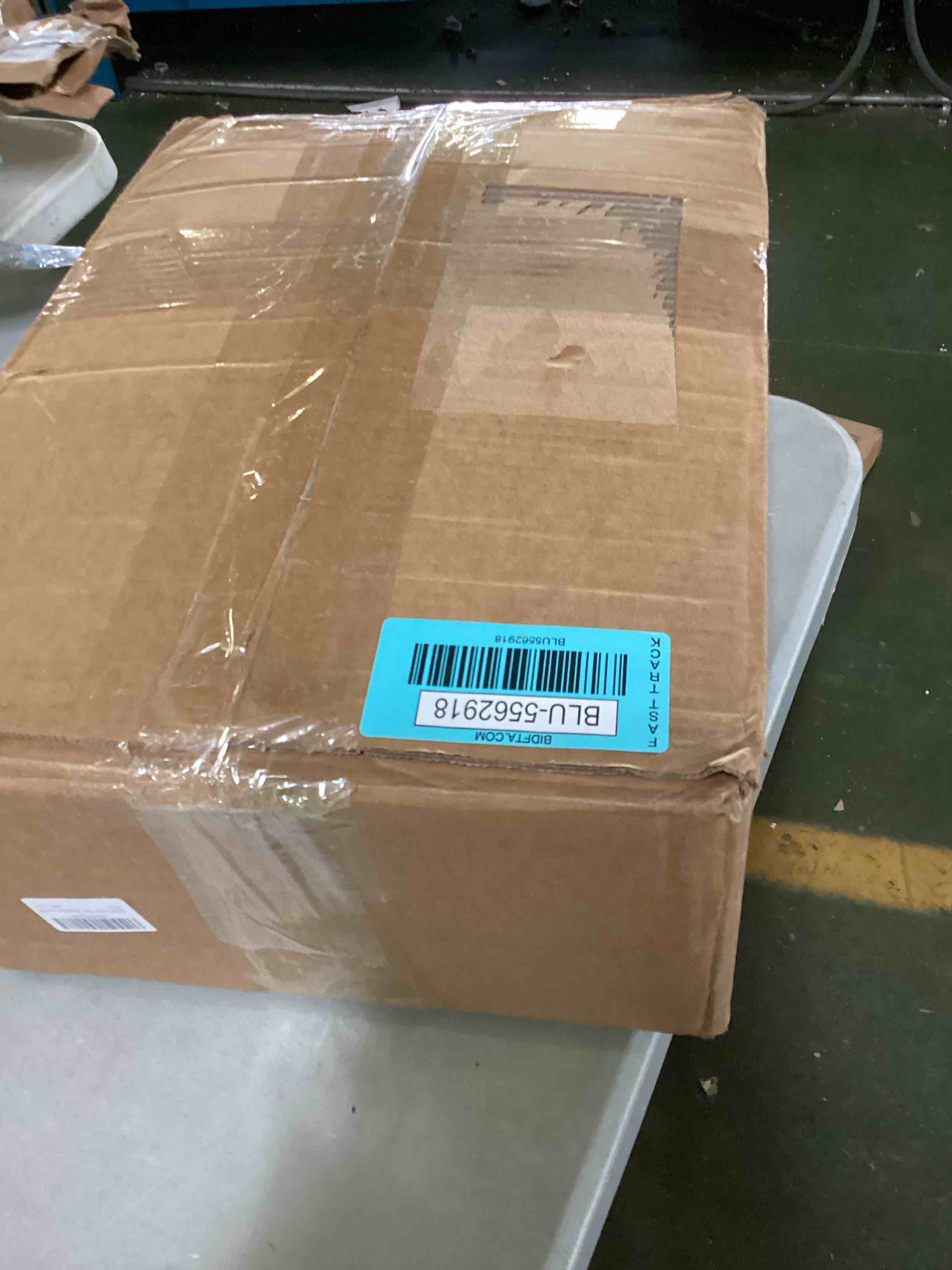 https://s3.amazonaws.com/lotting-images-prod/bidfta/BLU5562918_1699388508395.jpeg