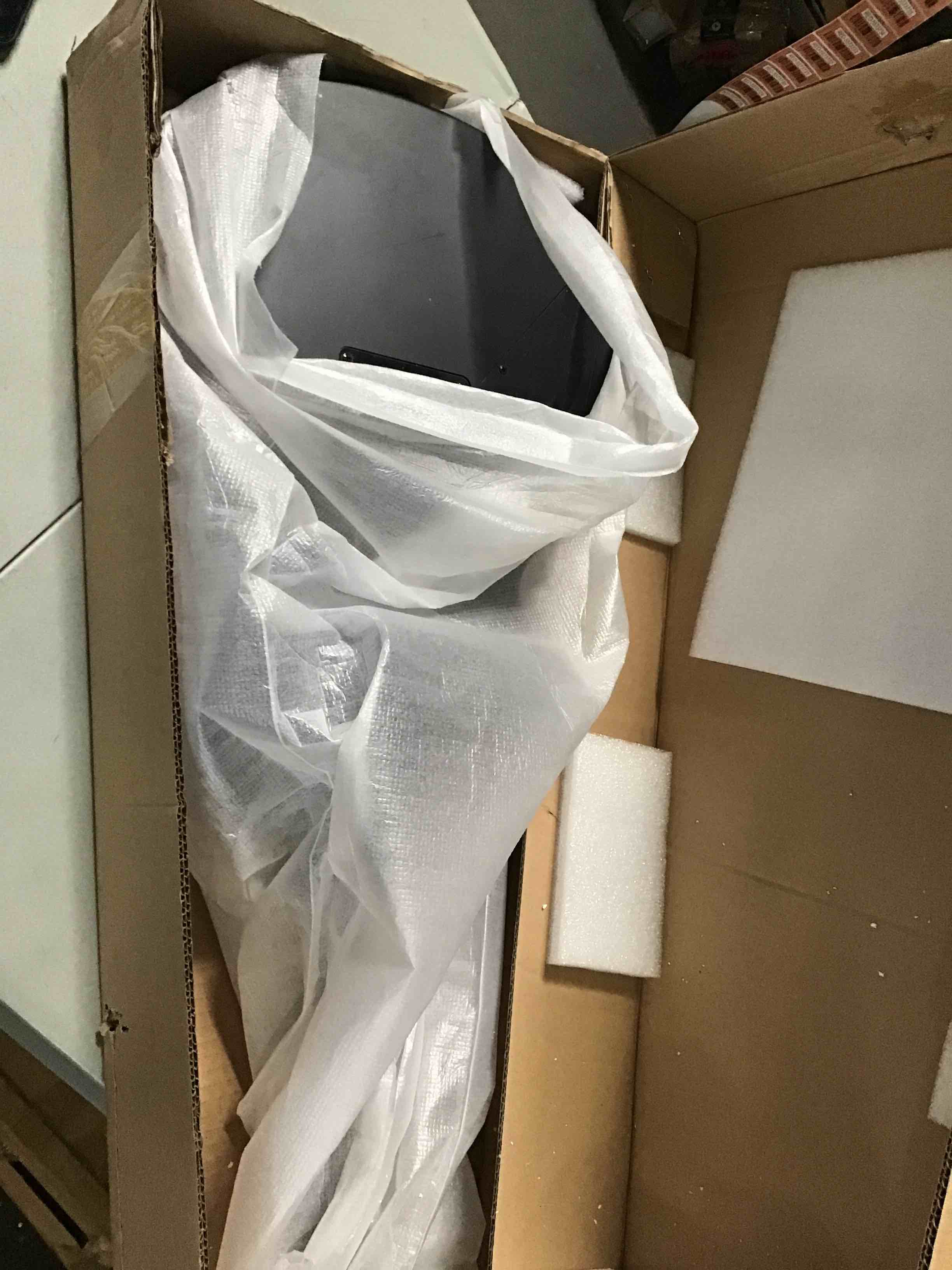 https://s3.amazonaws.com/lotting-images-prod/bidfta/BLU5563017_1699464640146.jpeg