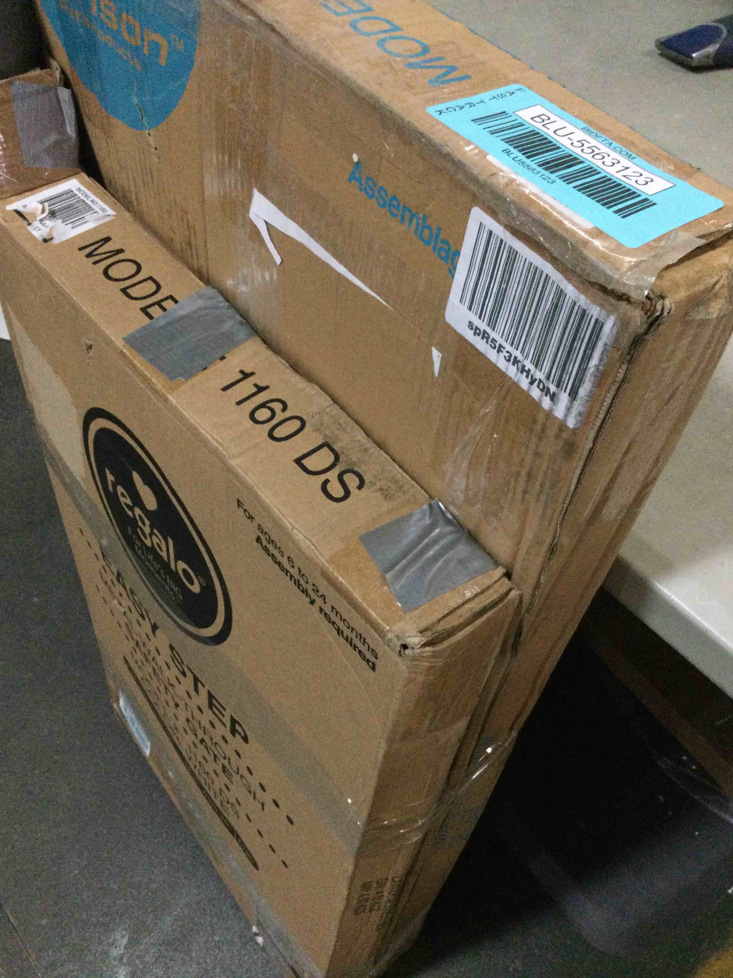 https://s3.amazonaws.com/lotting-images-prod/bidfta/BLU5563123_1699545374727.jpeg