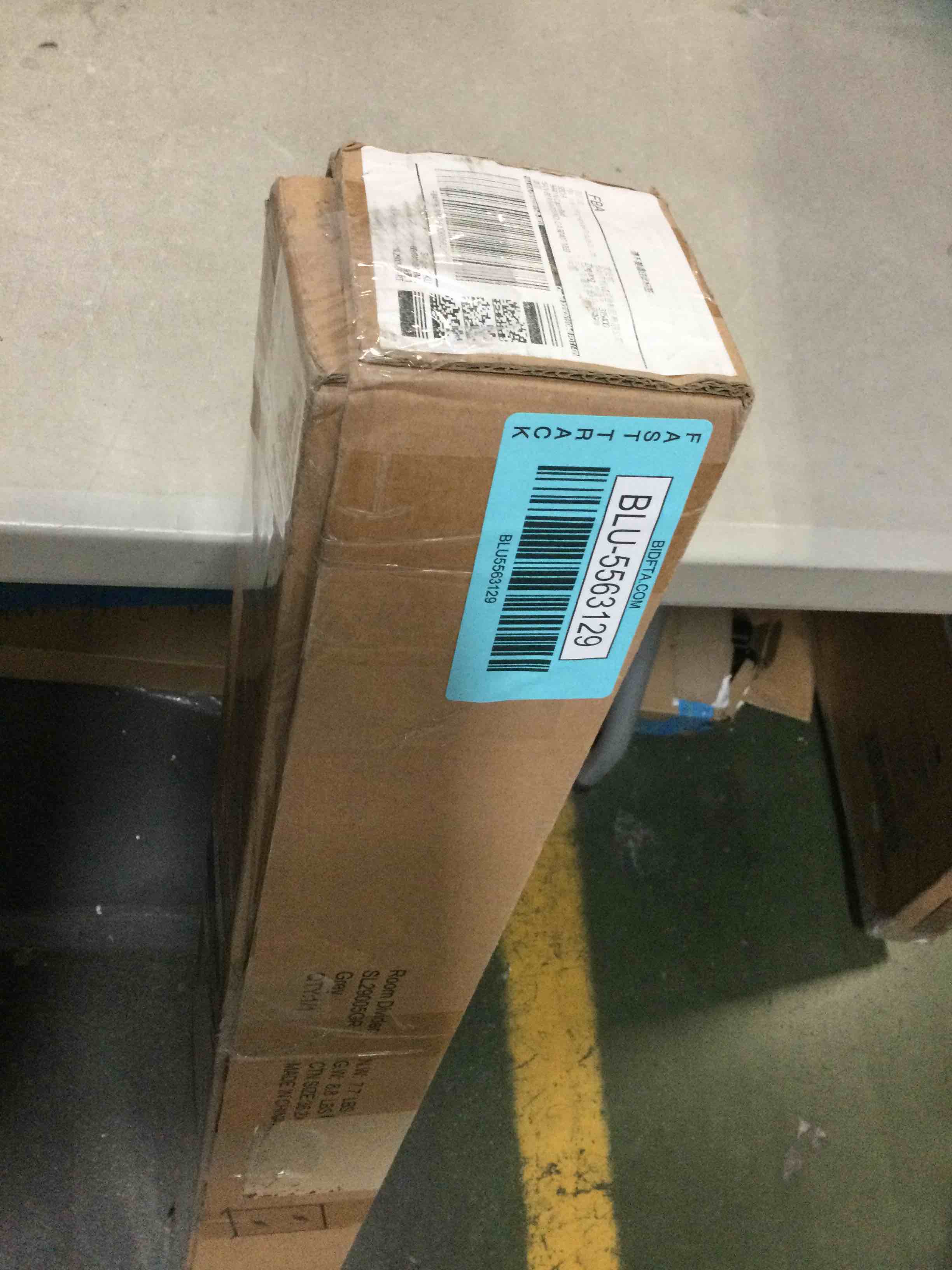 https://s3.amazonaws.com/lotting-images-prod/bidfta/BLU5563129_1699546441523.jpeg