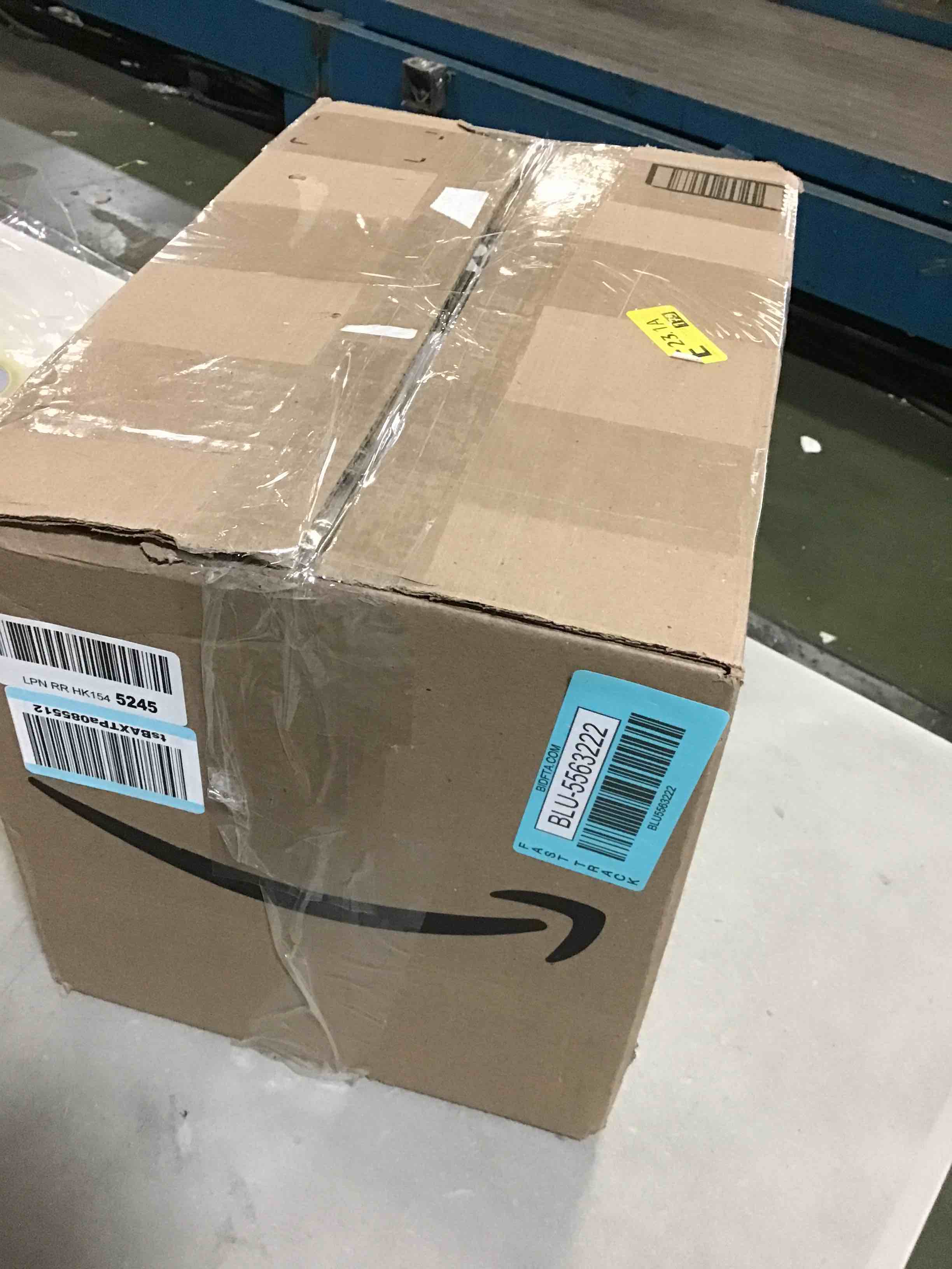 https://s3.amazonaws.com/lotting-images-prod/bidfta/BLU5563222_1699562894287.jpeg