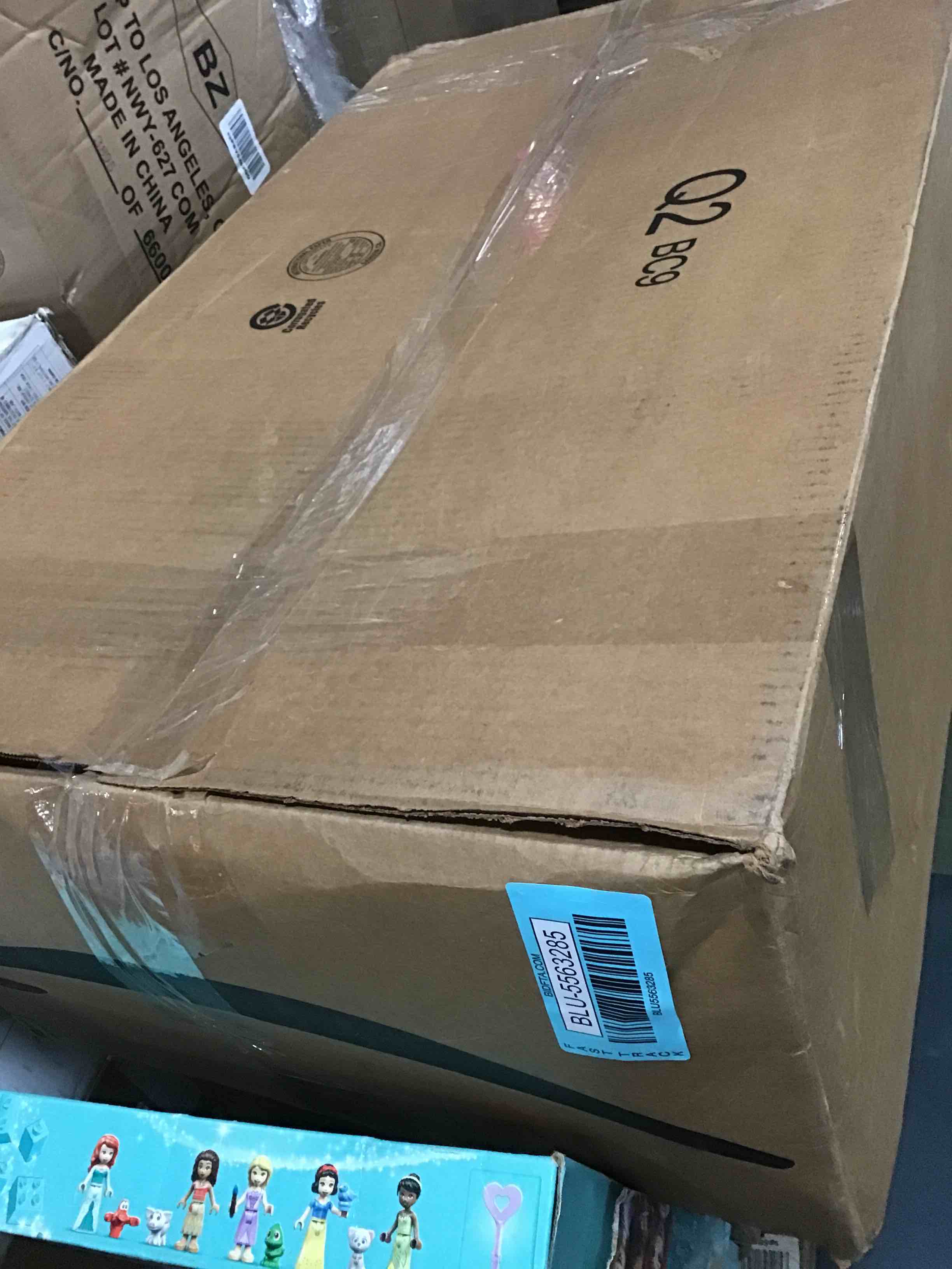 https://s3.amazonaws.com/lotting-images-prod/bidfta/BLU5563285_1699630538318.jpeg
