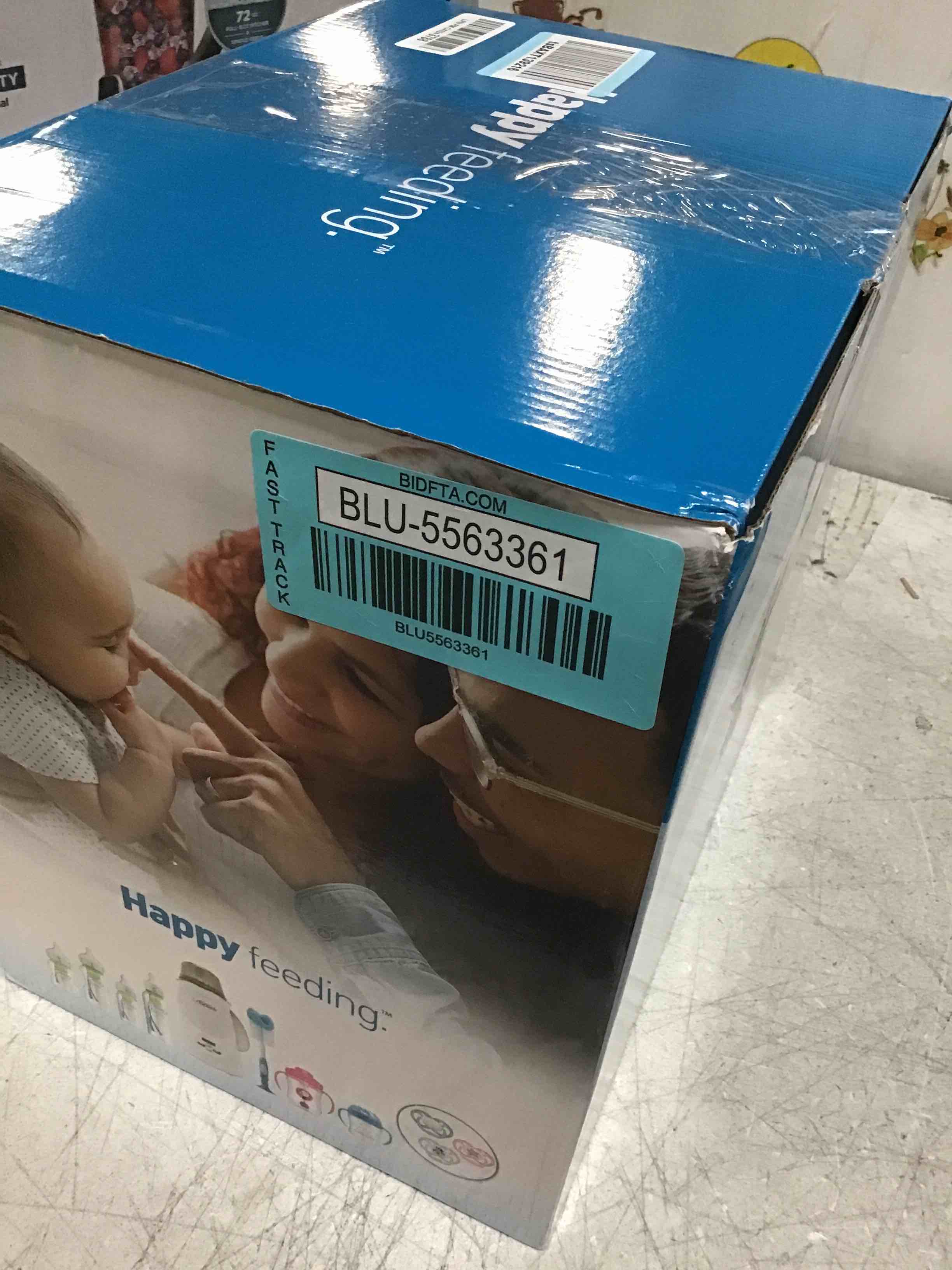 https://s3.amazonaws.com/lotting-images-prod/bidfta/BLU5563361_1699640236223.jpeg