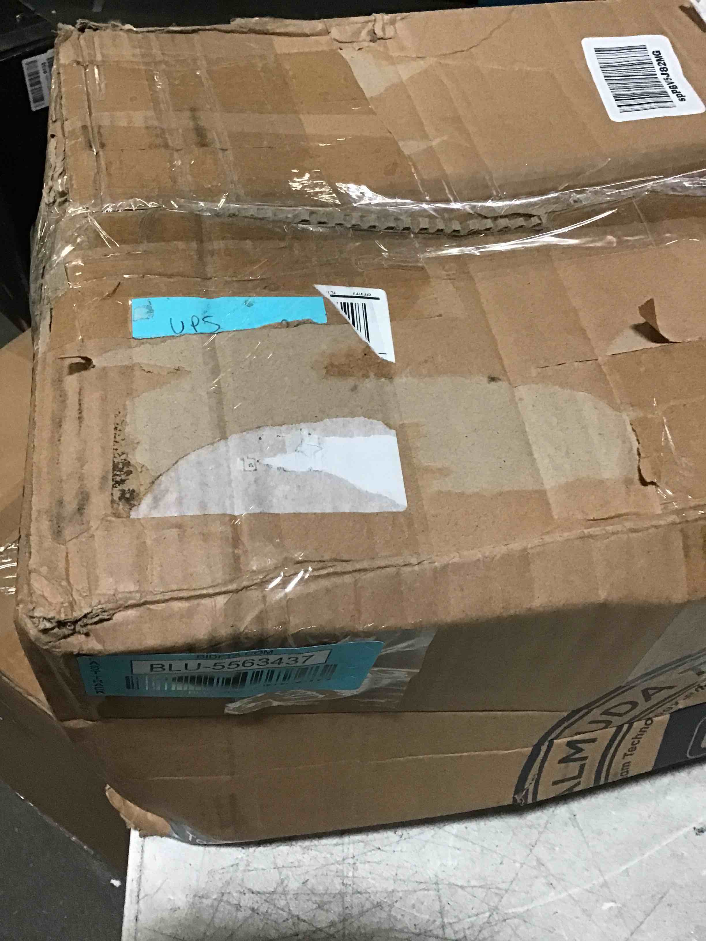 https://s3.amazonaws.com/lotting-images-prod/bidfta/BLU5563437_1699649790314.jpeg