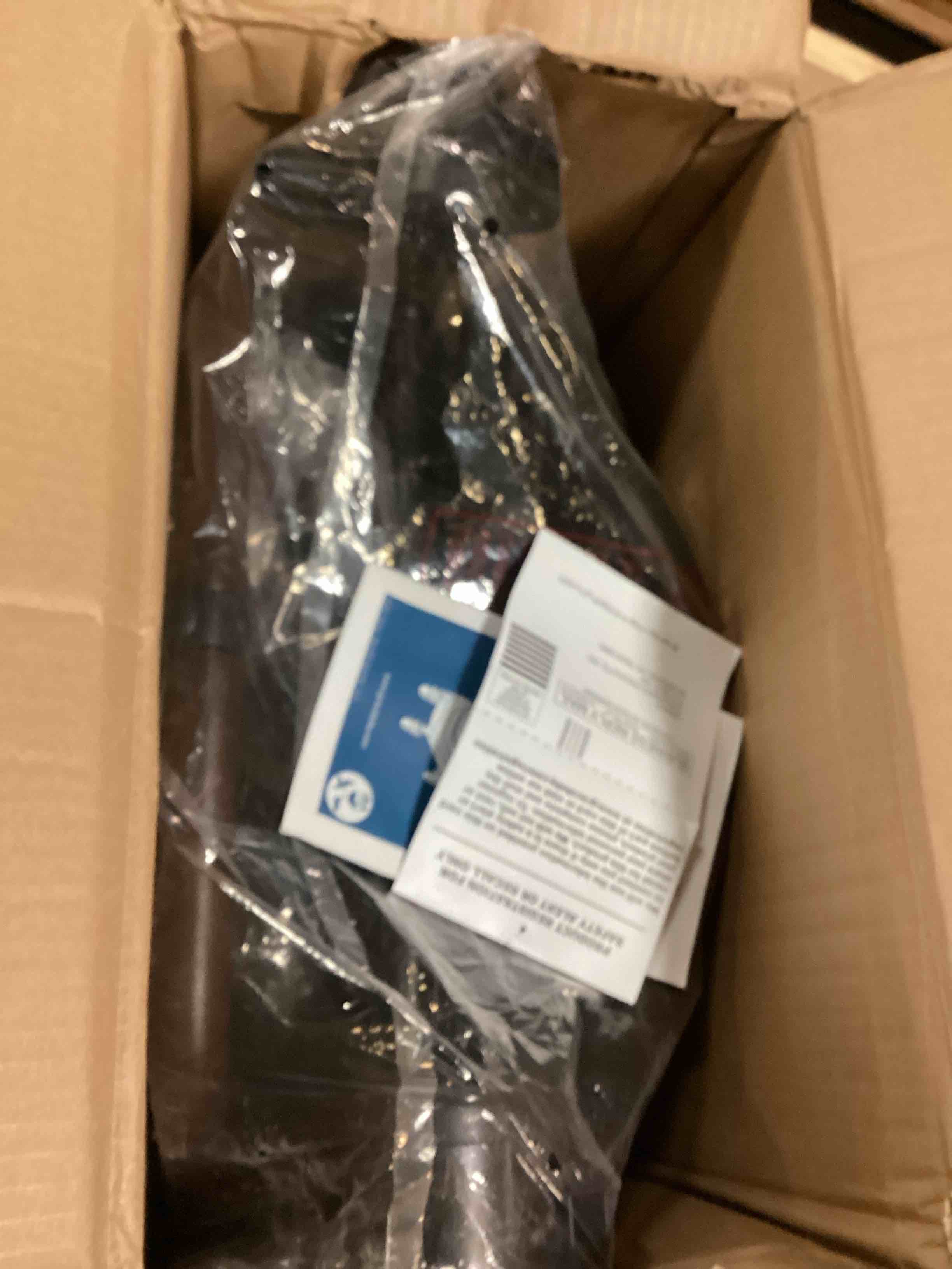 https://s3.amazonaws.com/lotting-images-prod/bidfta/BLU5563599_1699900870483.jpeg