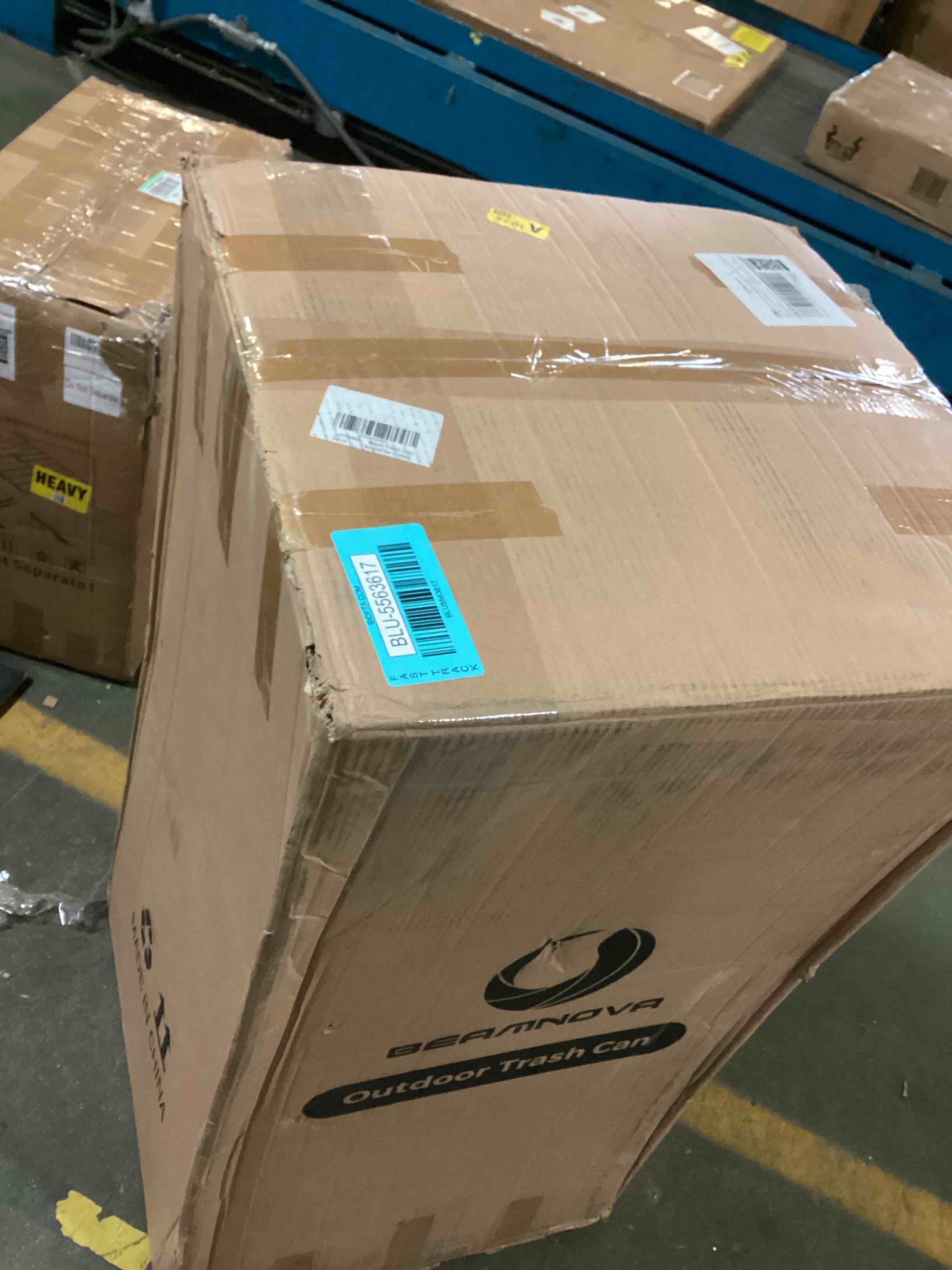 https://s3.amazonaws.com/lotting-images-prod/bidfta/BLU5563617_1699903040337.jpeg