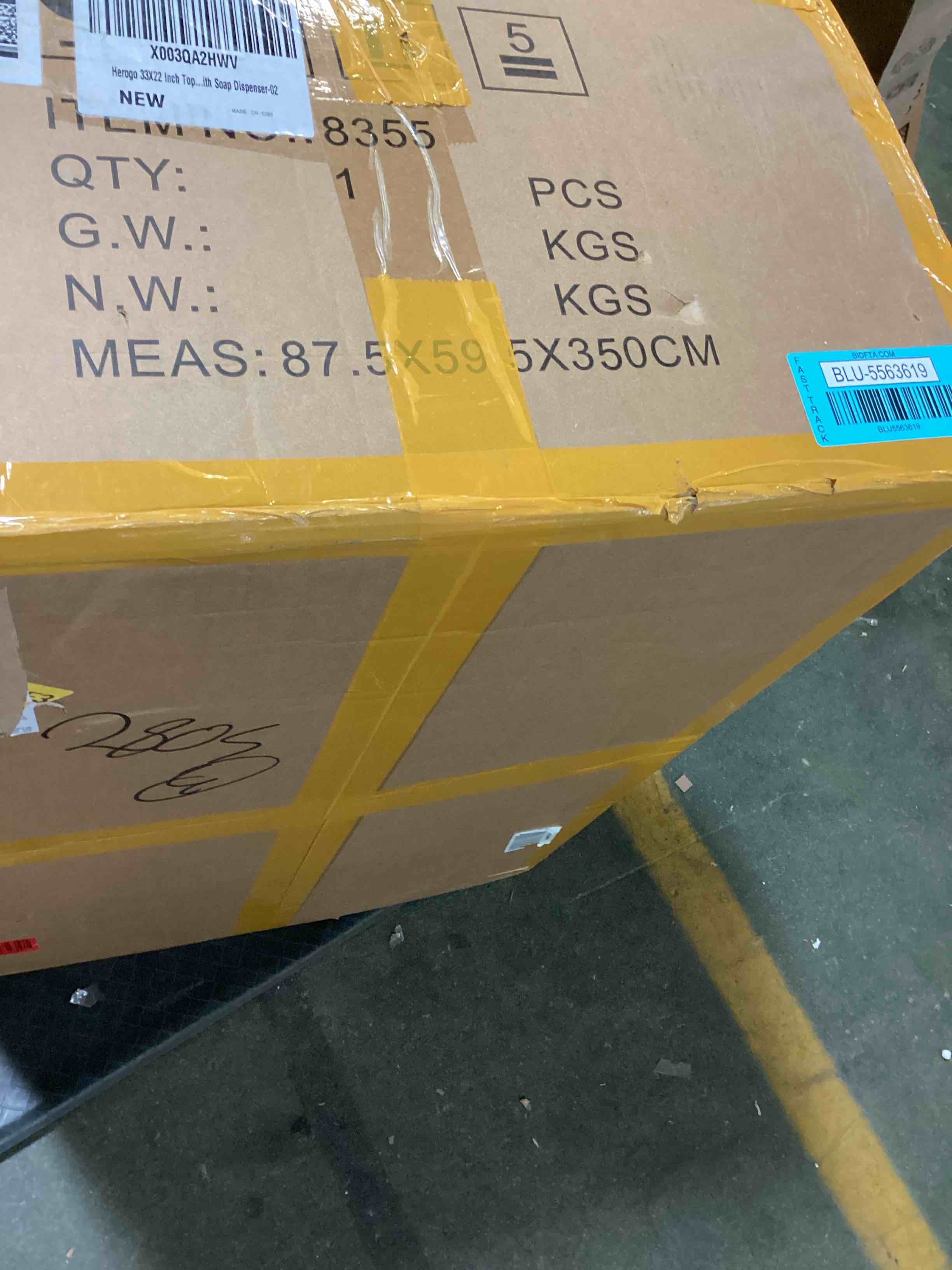 https://s3.amazonaws.com/lotting-images-prod/bidfta/BLU5563619_1699903297694.jpeg