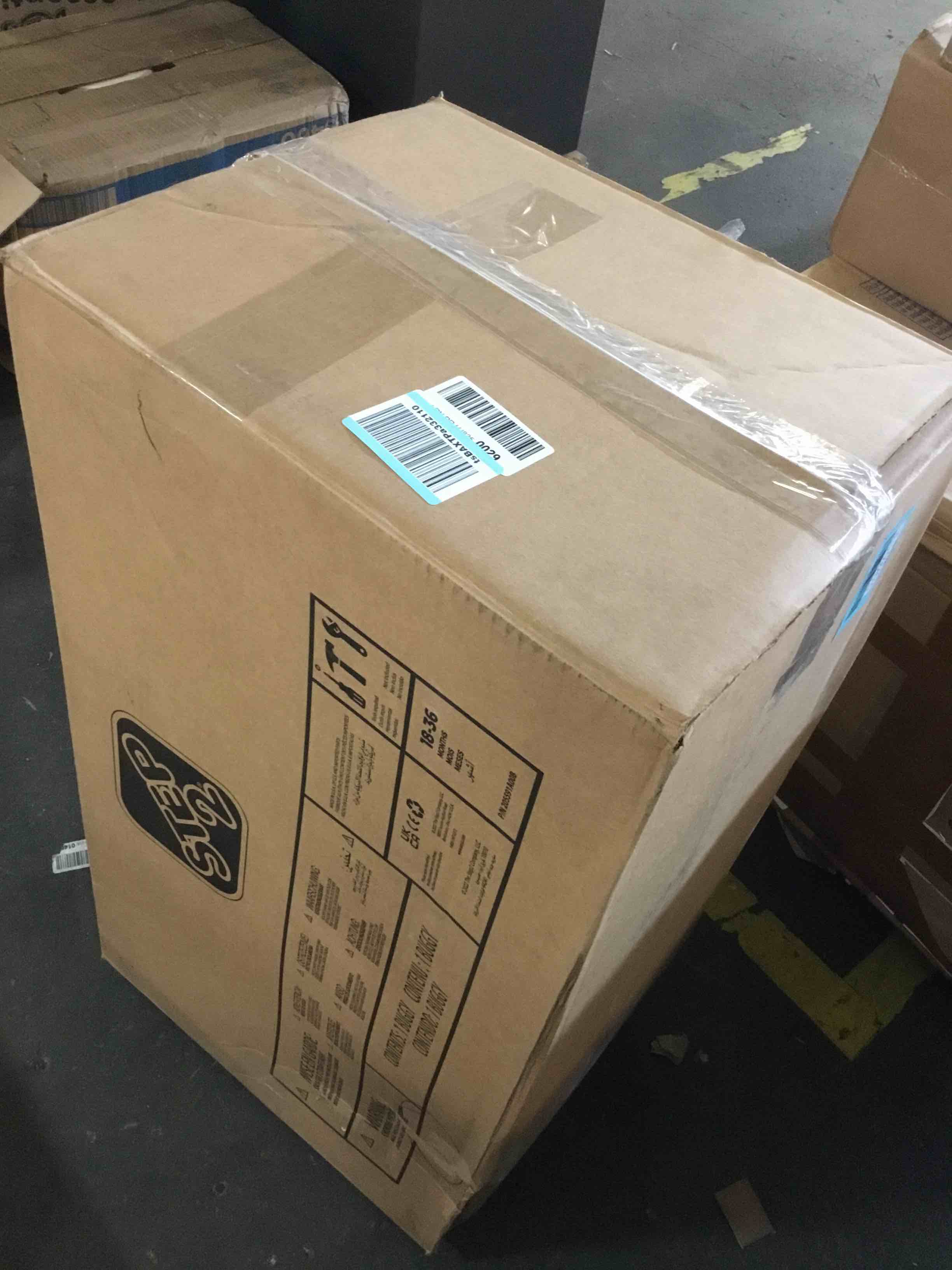 https://s3.amazonaws.com/lotting-images-prod/bidfta/BLU5564010_1702565758448.jpeg