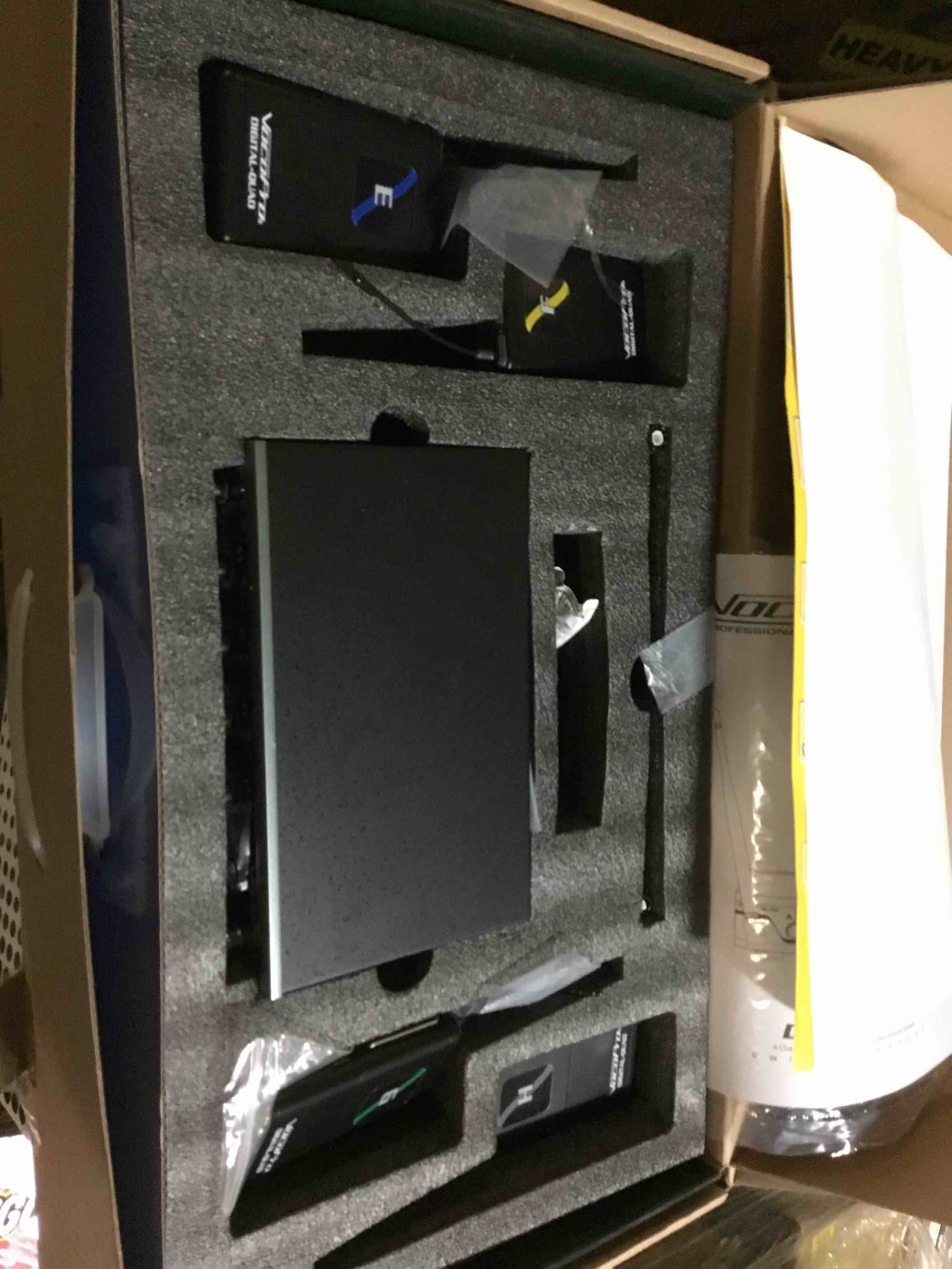 https://s3.amazonaws.com/lotting-images-prod/bidfta/BLU5564605_1703077748842.jpeg
