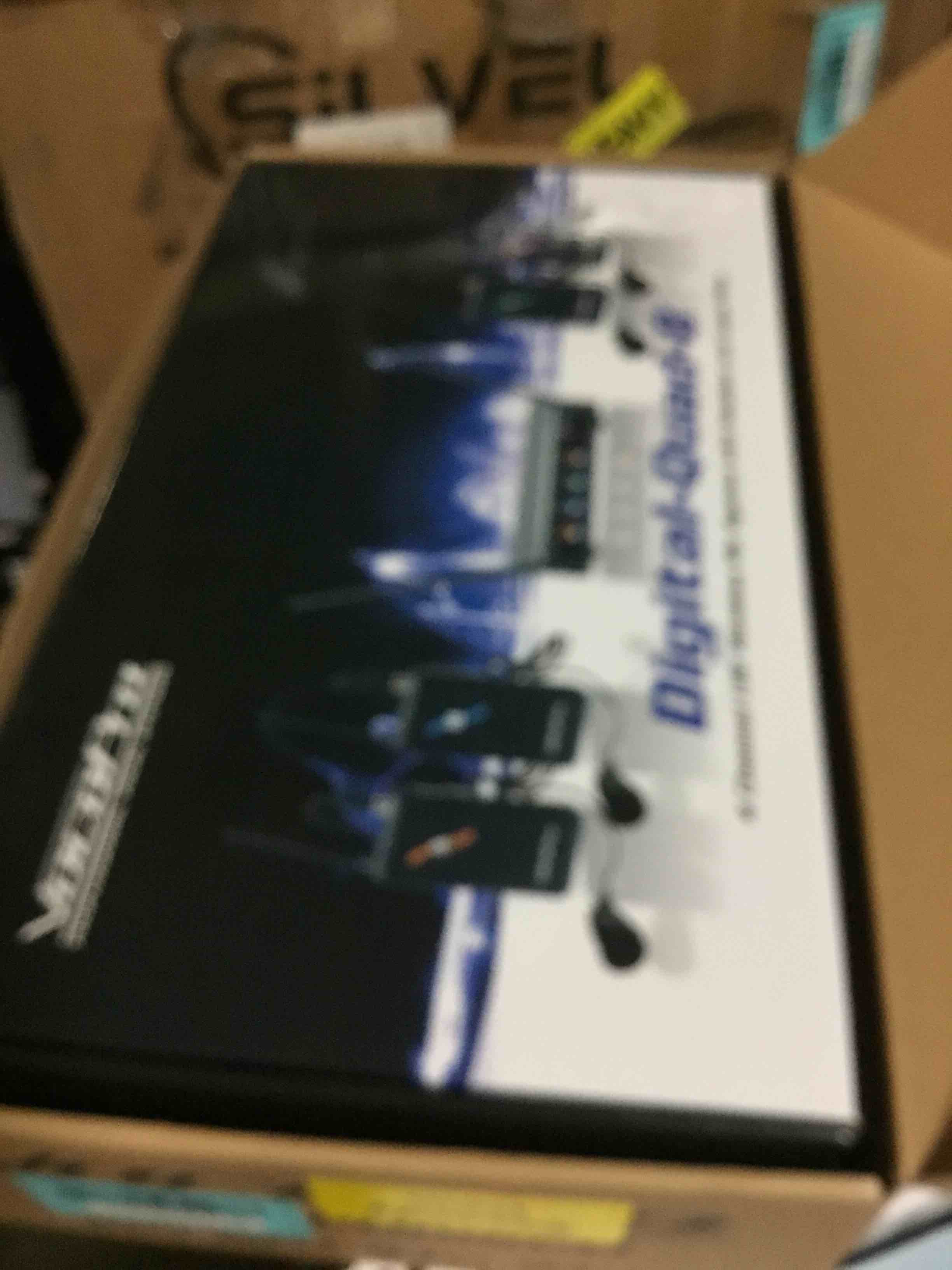 https://s3.amazonaws.com/lotting-images-prod/bidfta/BLU5564605_1703077843298.jpeg