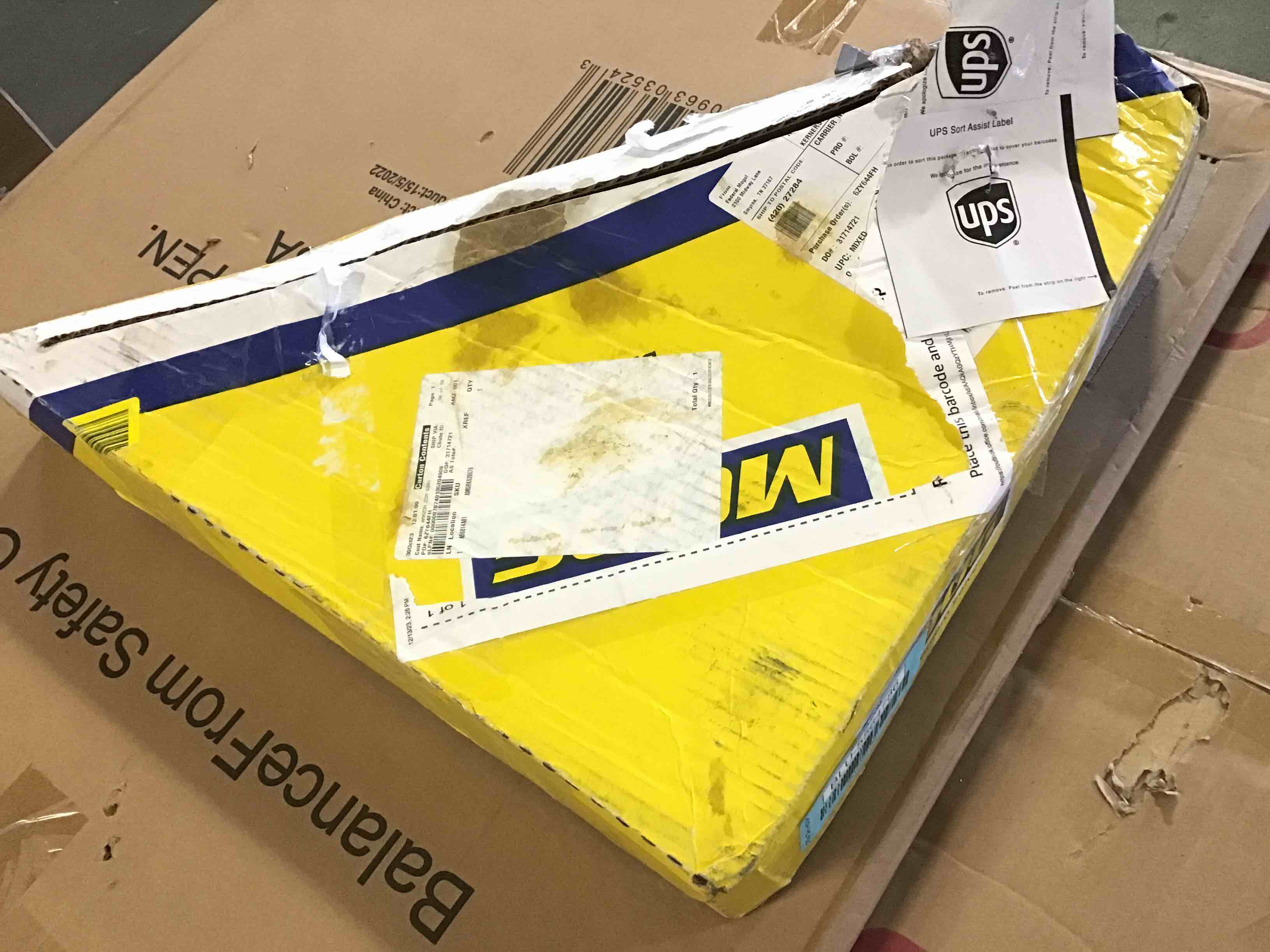 https://s3.amazonaws.com/lotting-images-prod/bidfta/BLU5564786_1703086408768.jpeg
