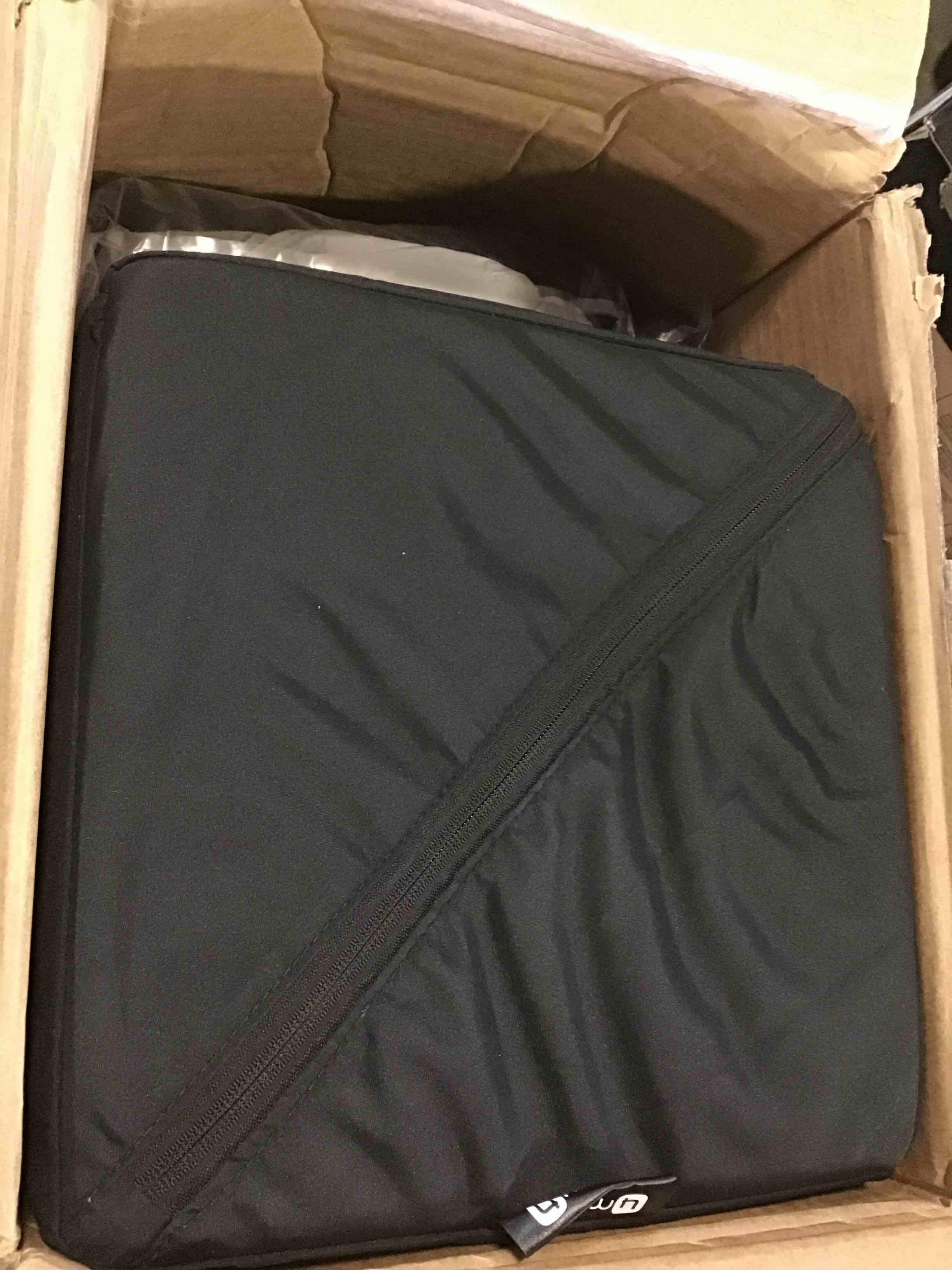 https://s3.amazonaws.com/lotting-images-prod/bidfta/BLU5564837_1703091565711.jpeg