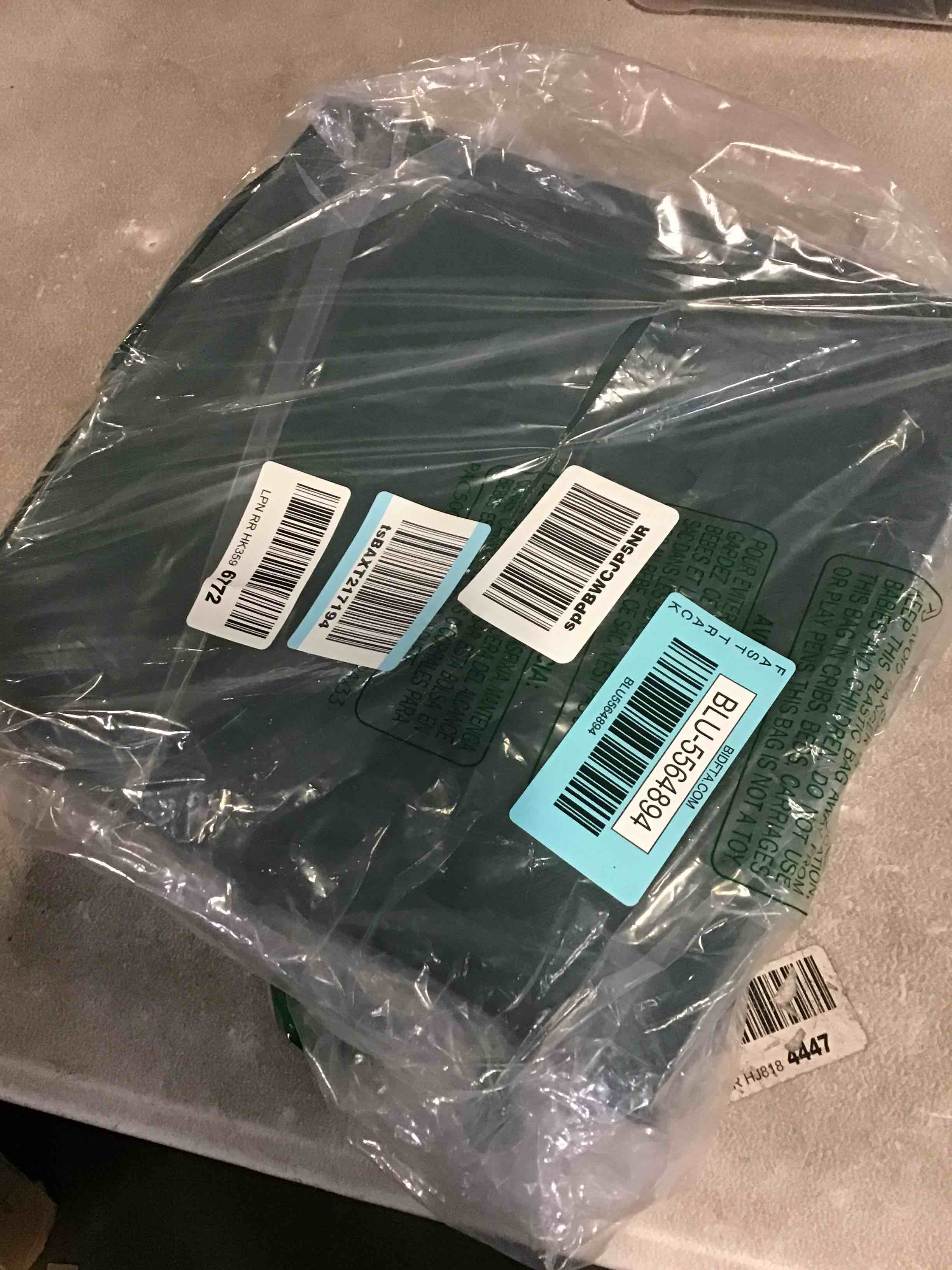 https://s3.amazonaws.com/lotting-images-prod/bidfta/BLU5564894_1703100986090.jpeg