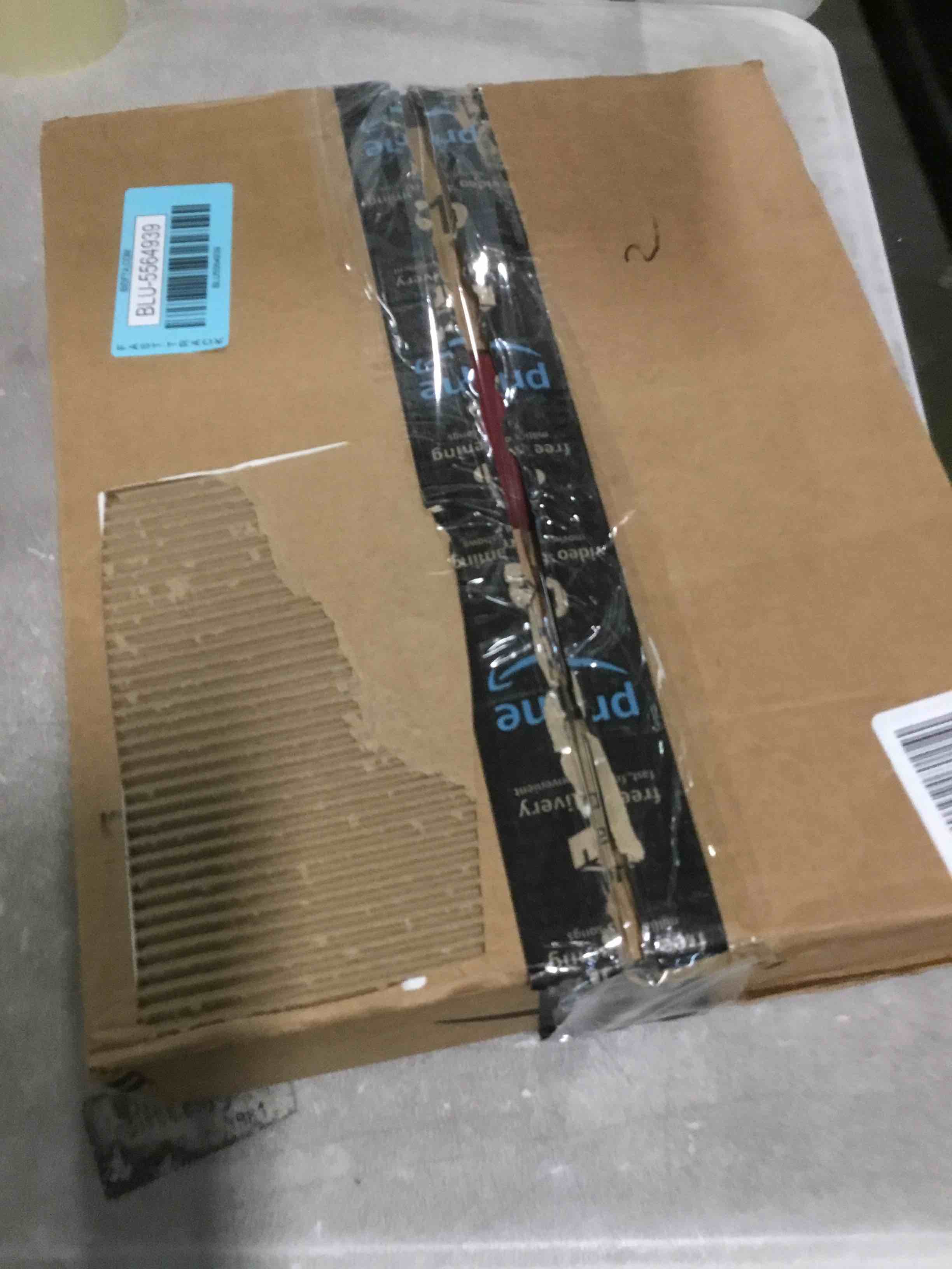 https://s3.amazonaws.com/lotting-images-prod/bidfta/BLU5564939_1703340010938.jpeg