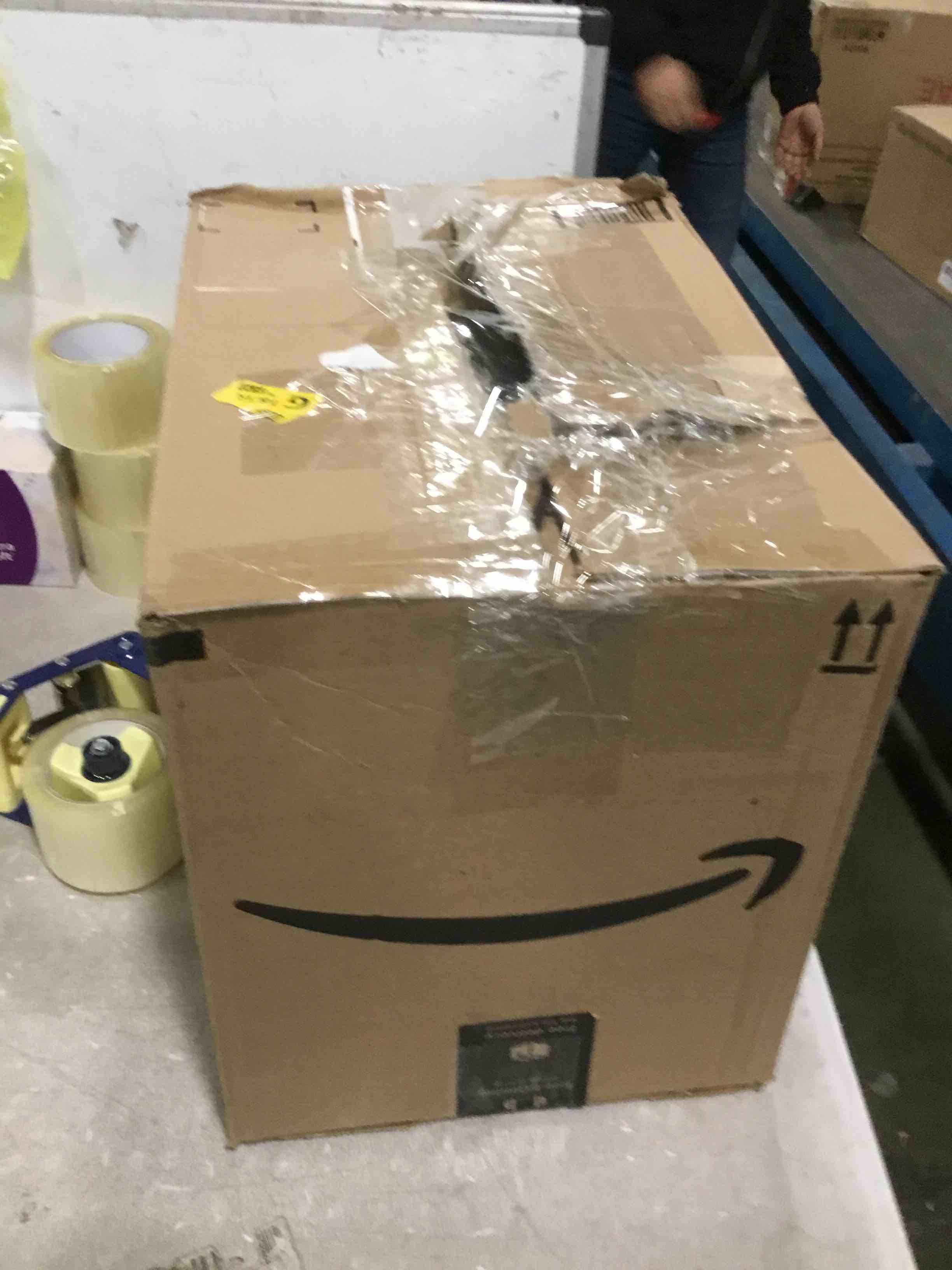 https://s3.amazonaws.com/lotting-images-prod/bidfta/BLU5564941_1703340272916.jpeg