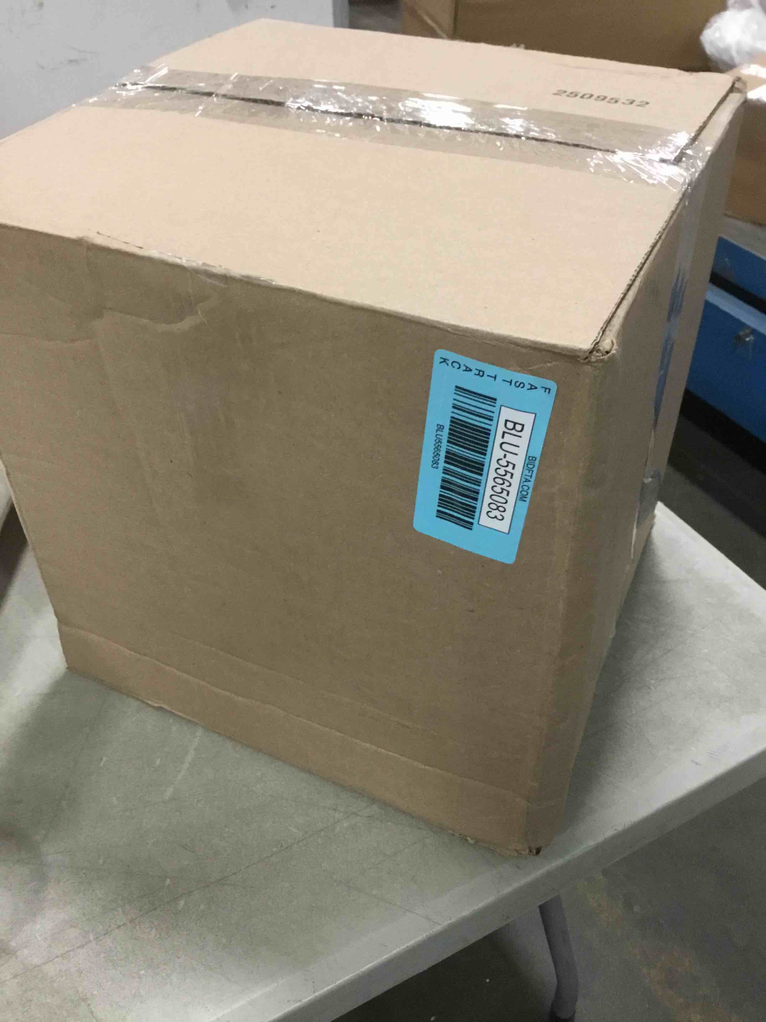 https://s3.amazonaws.com/lotting-images-prod/bidfta/BLU5565083_1704370335749.jpeg