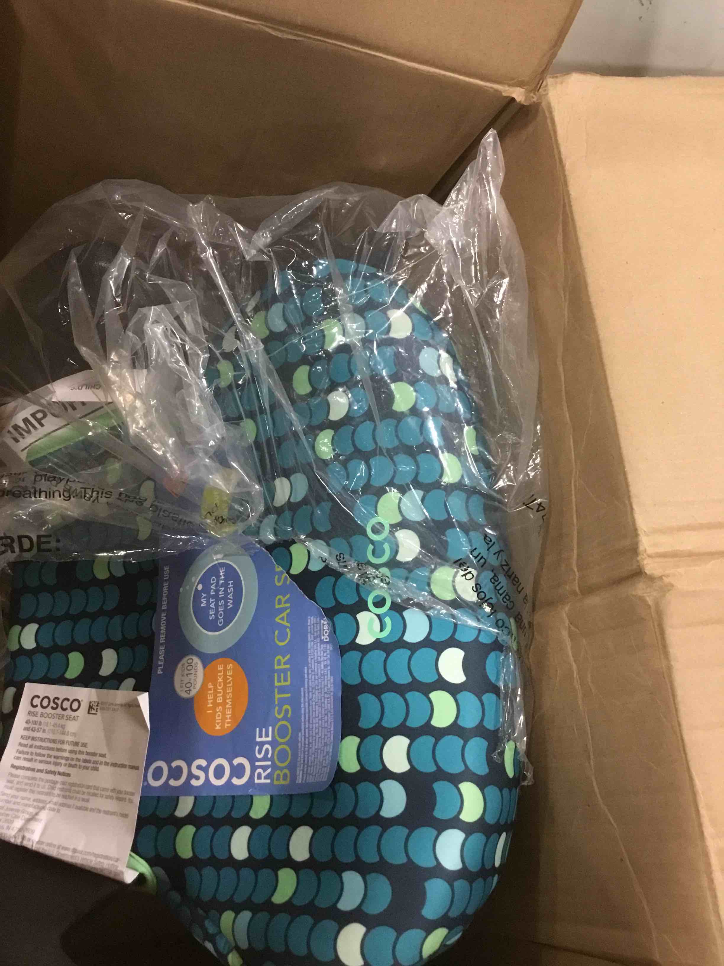 https://s3.amazonaws.com/lotting-images-prod/bidfta/BLU5565133_1704375859652.jpeg