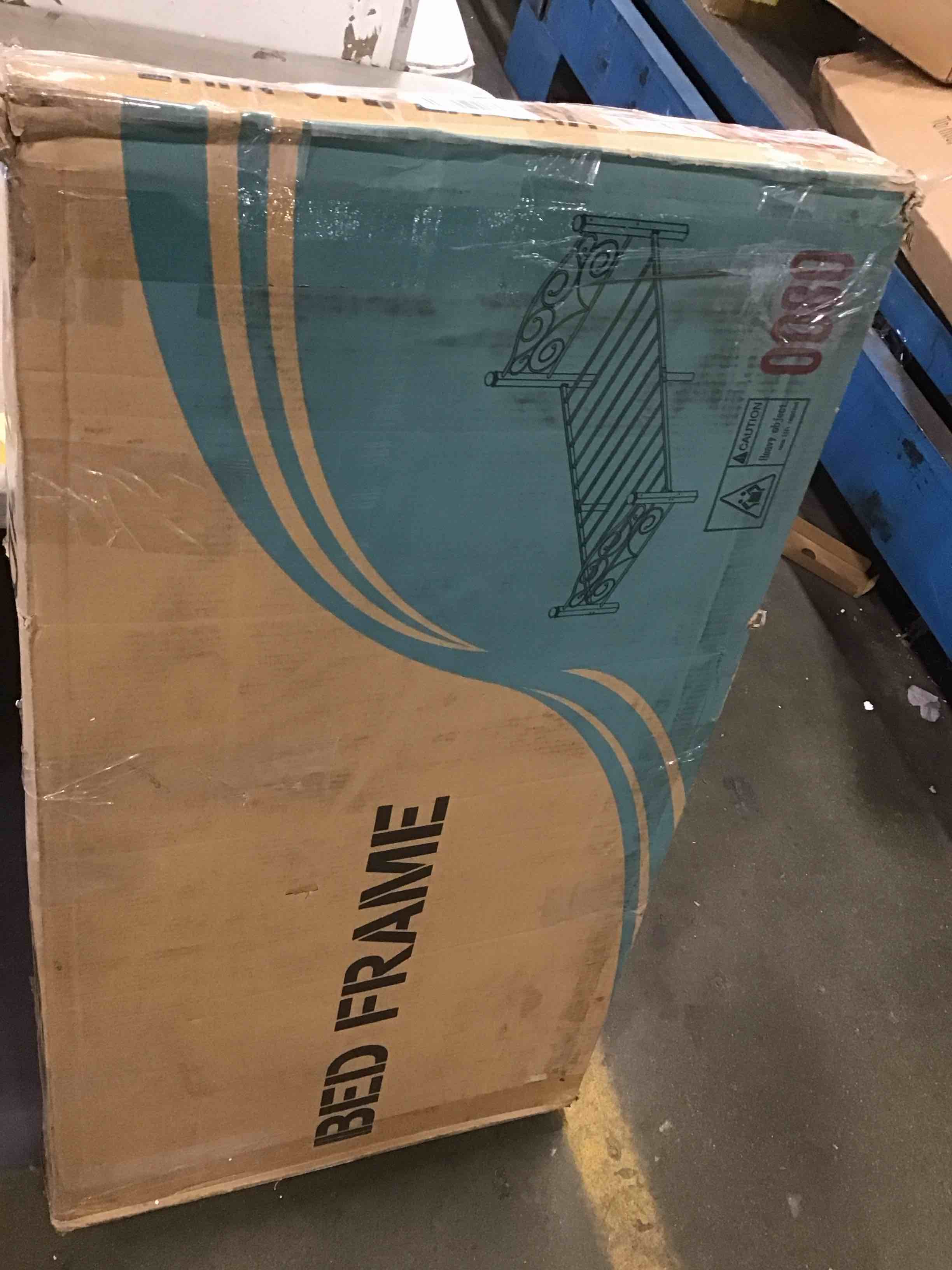 https://s3.amazonaws.com/lotting-images-prod/bidfta/BLU5565293_1704401641078.jpeg