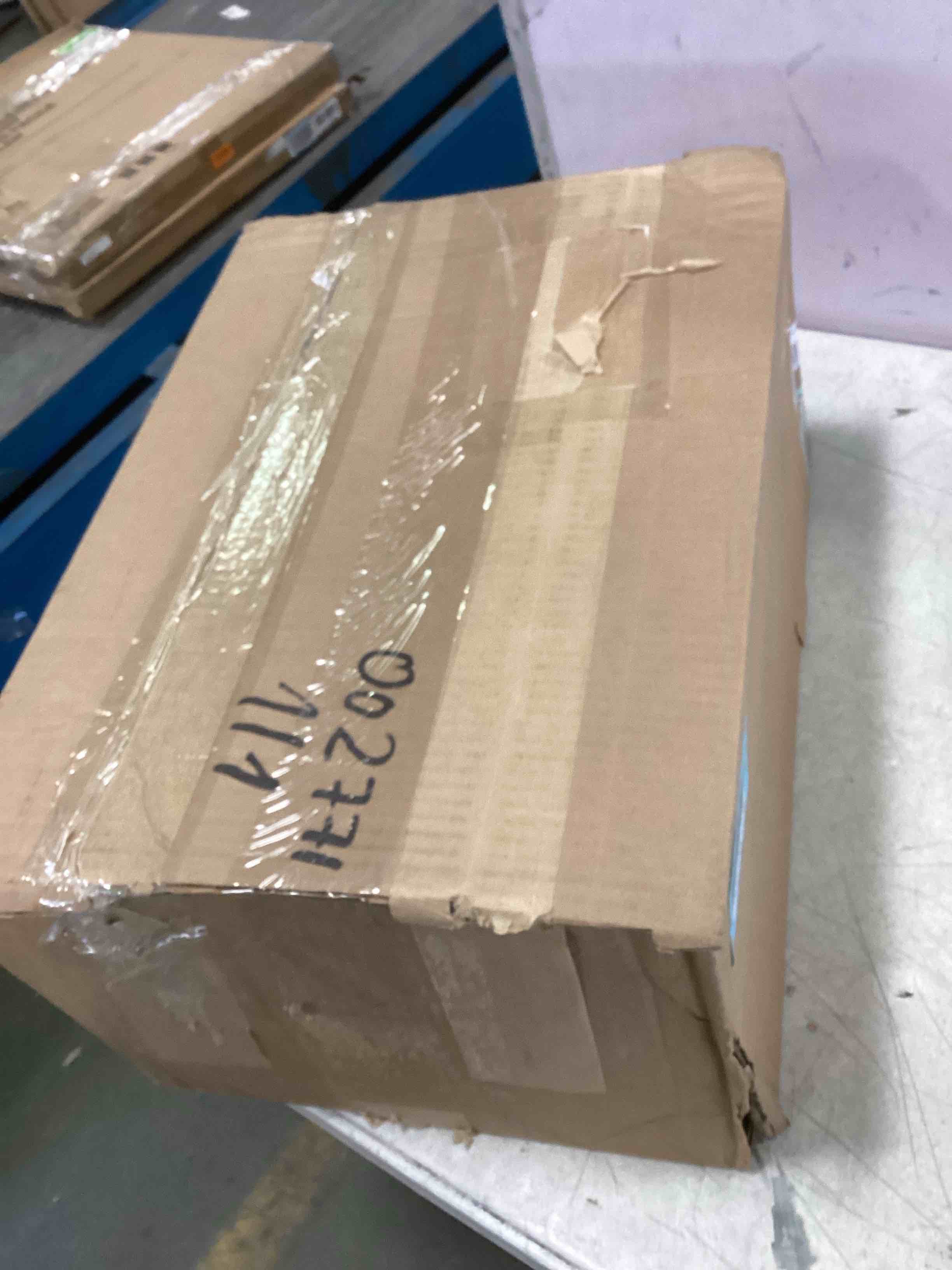 https://s3.amazonaws.com/lotting-images-prod/bidfta/BLU5565434_1704478424502.jpeg