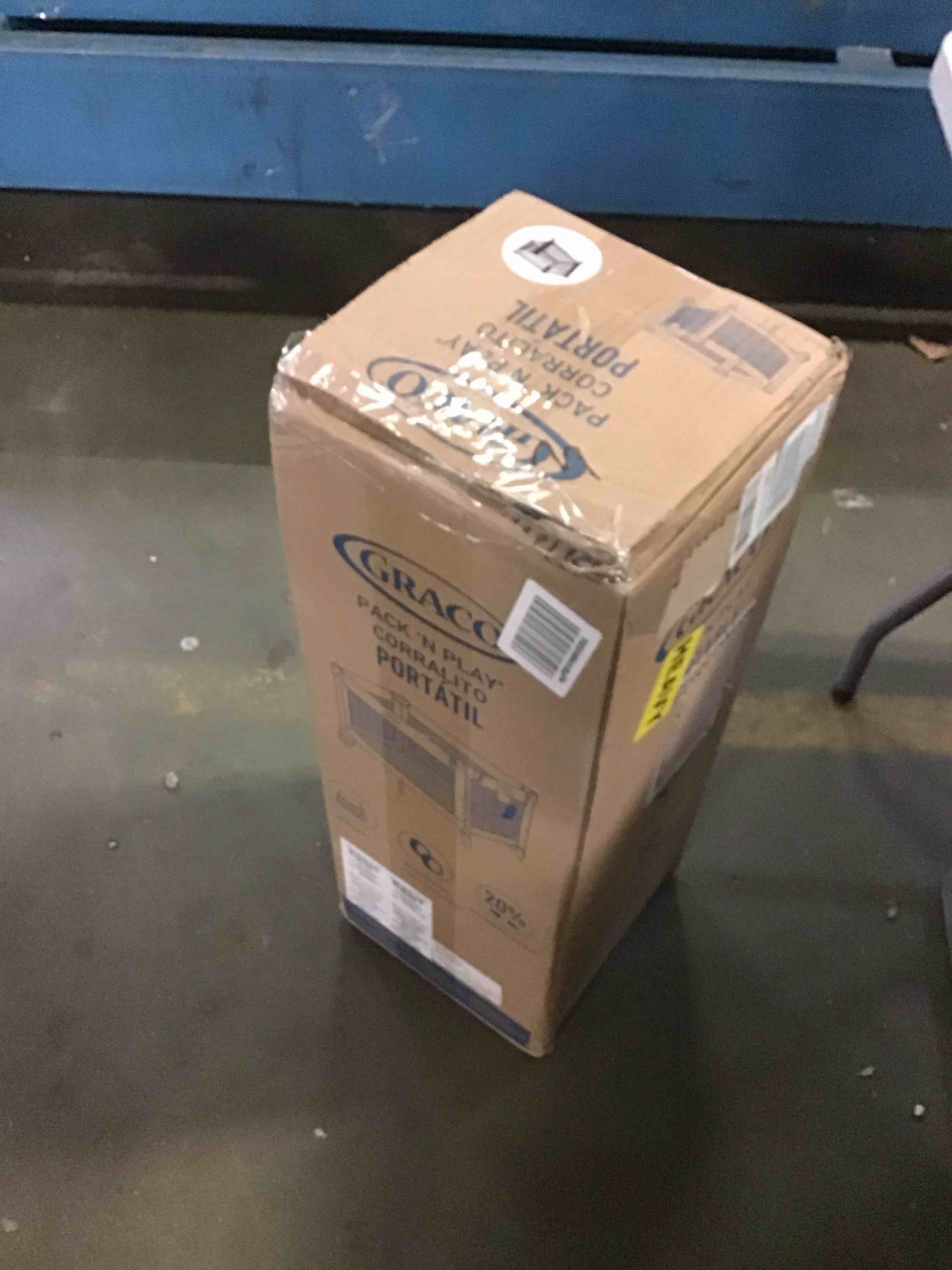 https://s3.amazonaws.com/lotting-images-prod/bidfta/BLU5565683_1702742965684.jpeg