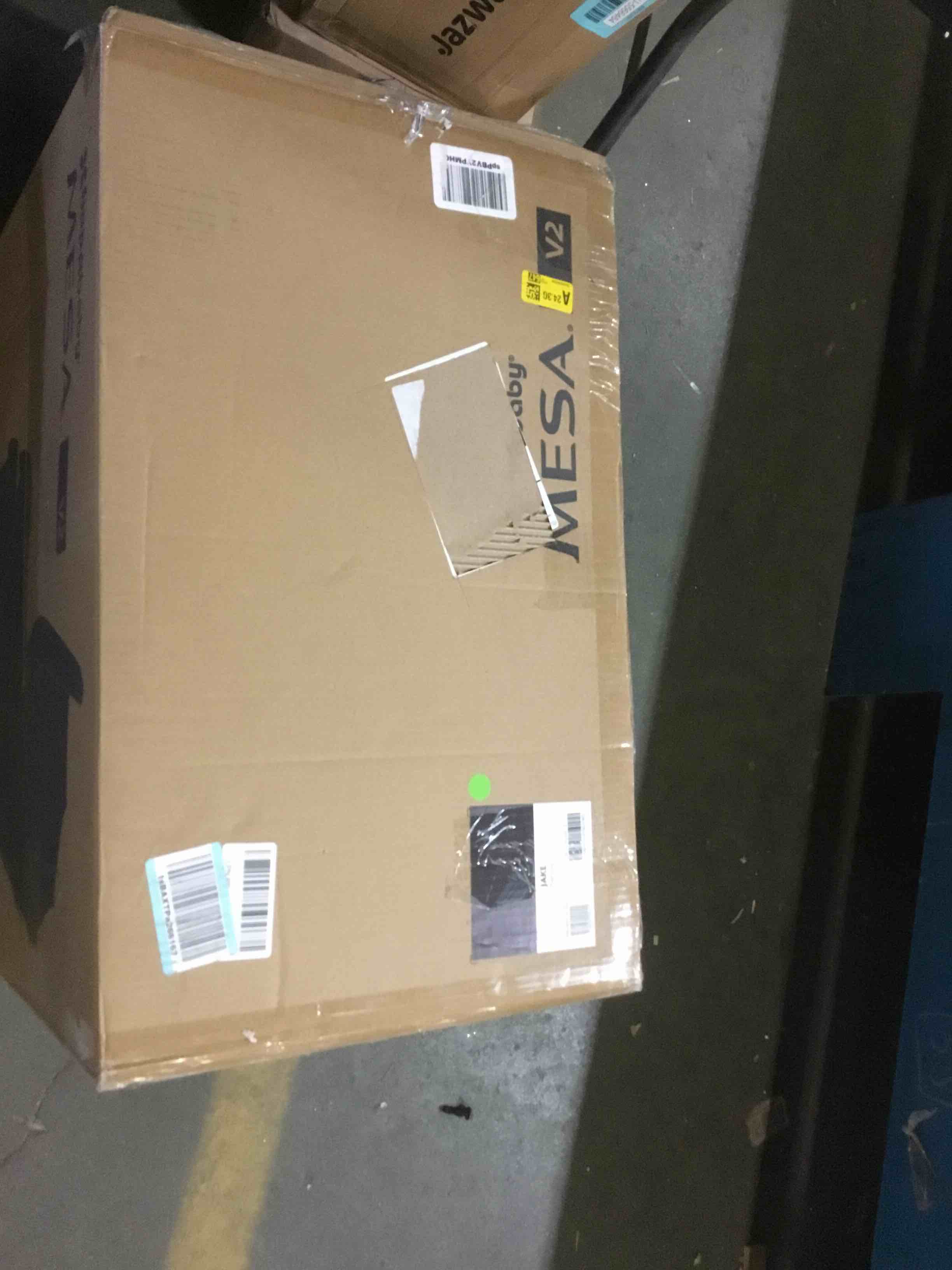 https://s3.amazonaws.com/lotting-images-prod/bidfta/BLU5566480_1703101154227.jpeg