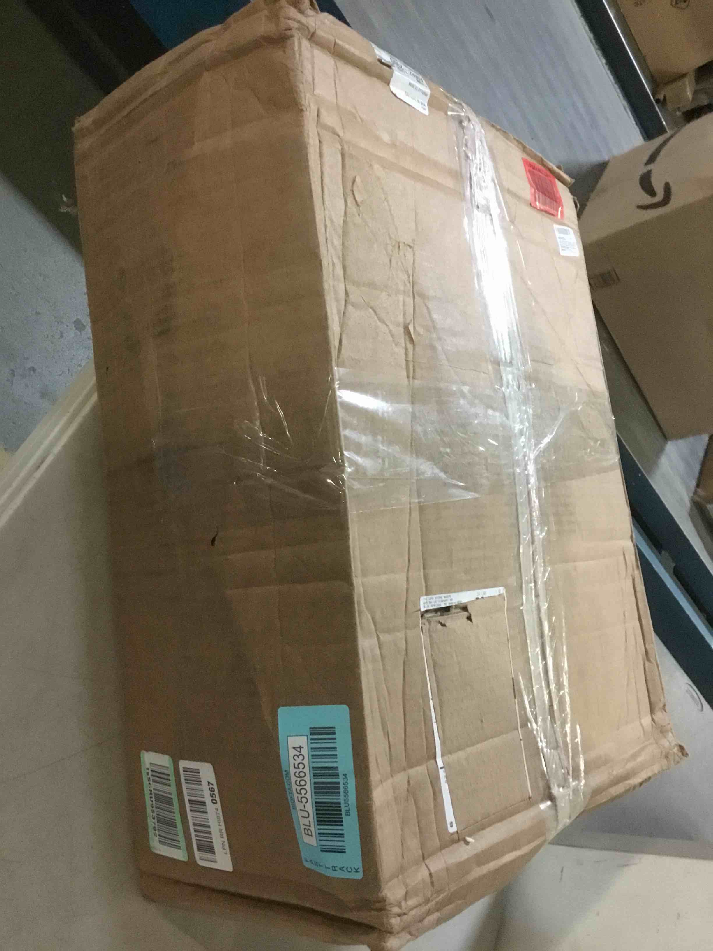 https://s3.amazonaws.com/lotting-images-prod/bidfta/BLU5566534_1703161709435.jpeg